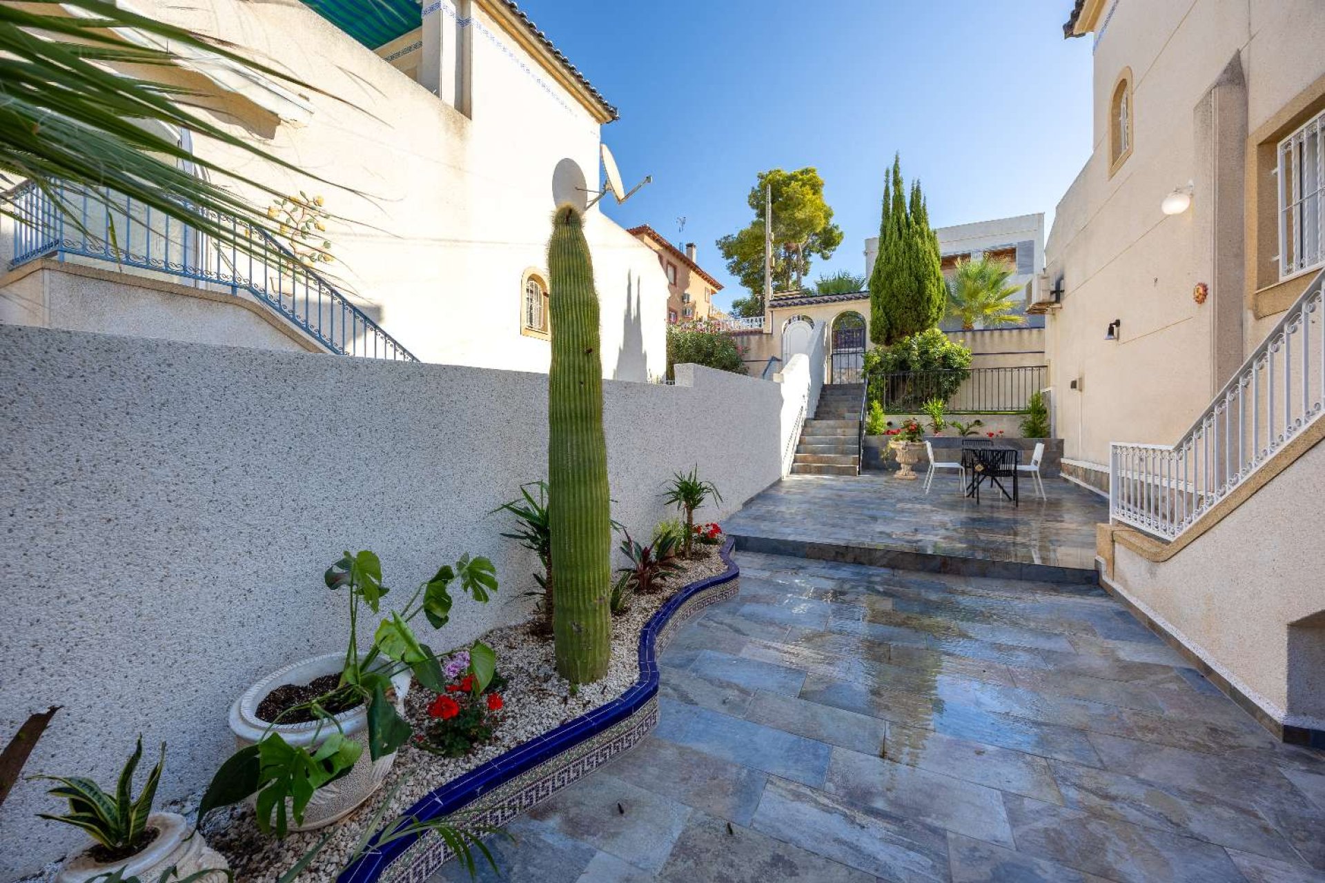 Reventa - Villa -
Orihuela - Villamartín-Las Filipinas