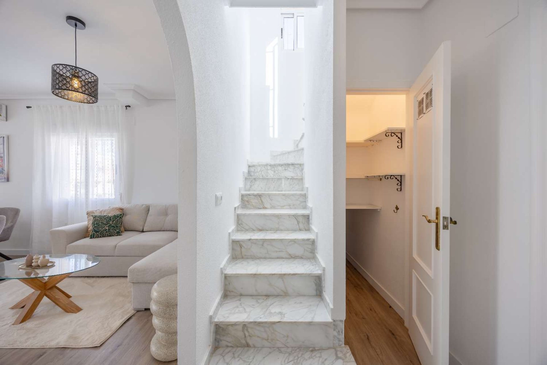 Reventa - Villa -
Orihuela - Villamartín-Las Filipinas