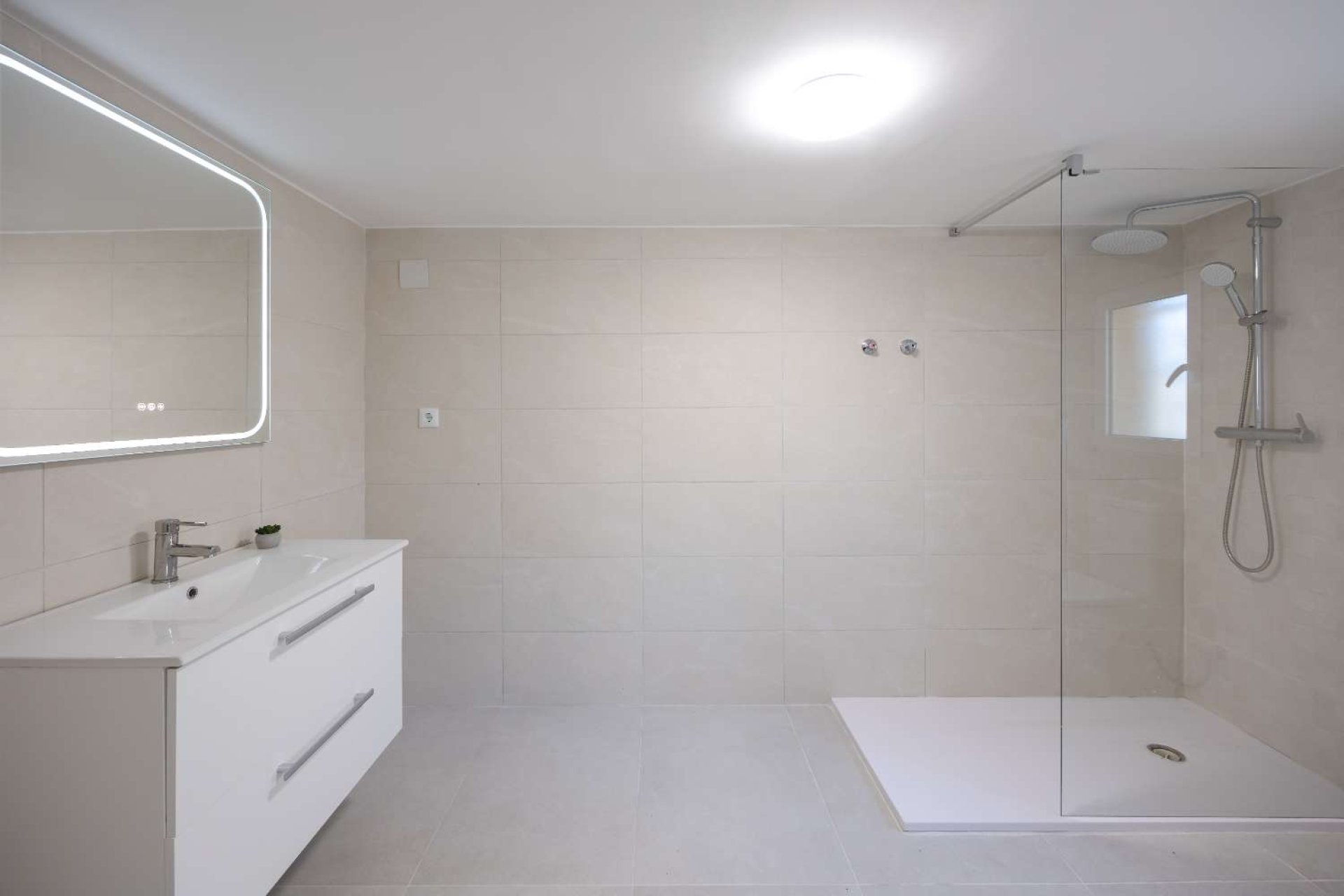 Reventa - Villa -
Orihuela - Villamartín-Las Filipinas