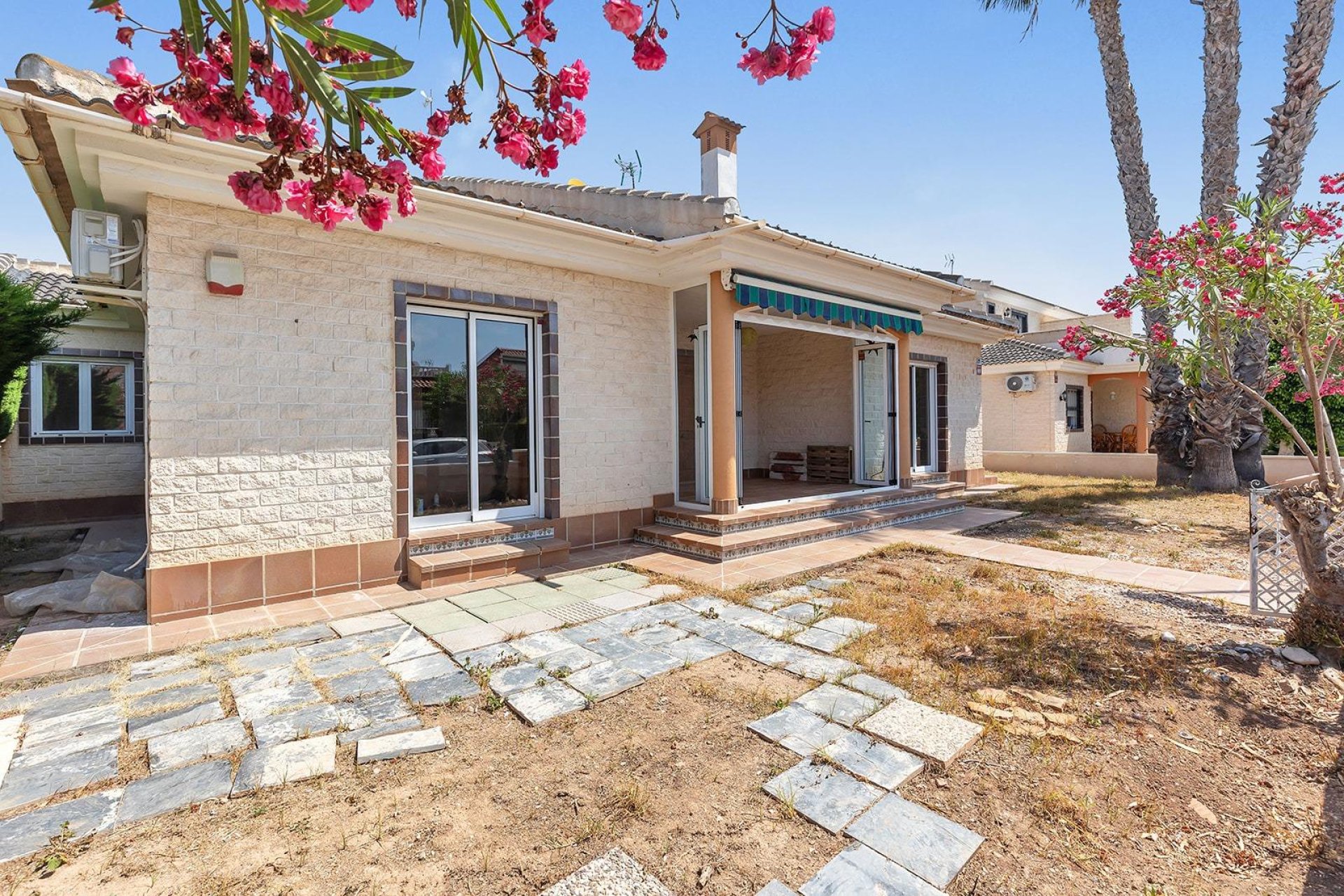 Reventa - Villa -
Pilar de la Horadada - La Torre de la Horadada