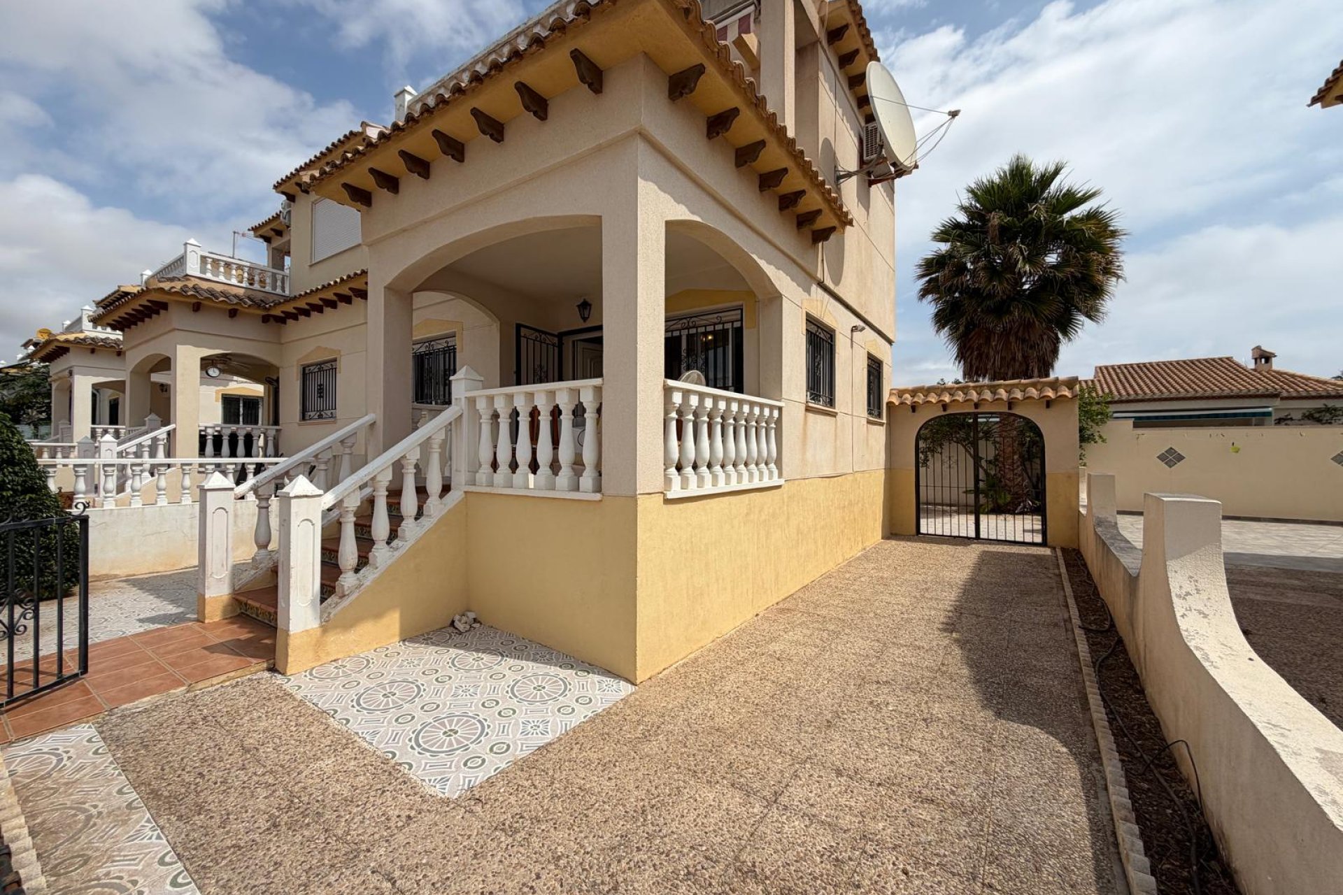 Reventa - Villa -
Playa Flamenca - Orihuela Costa