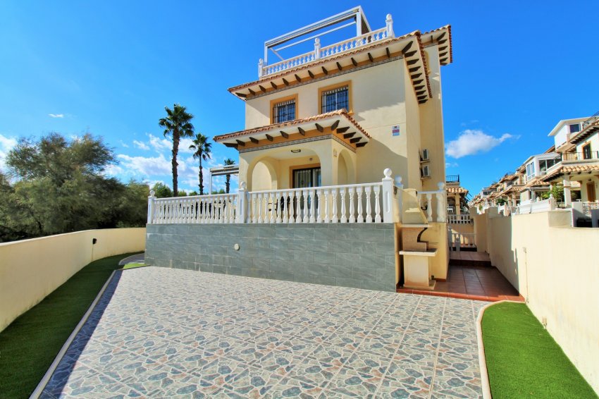 Reventa - Villa -
Playa Flamenca