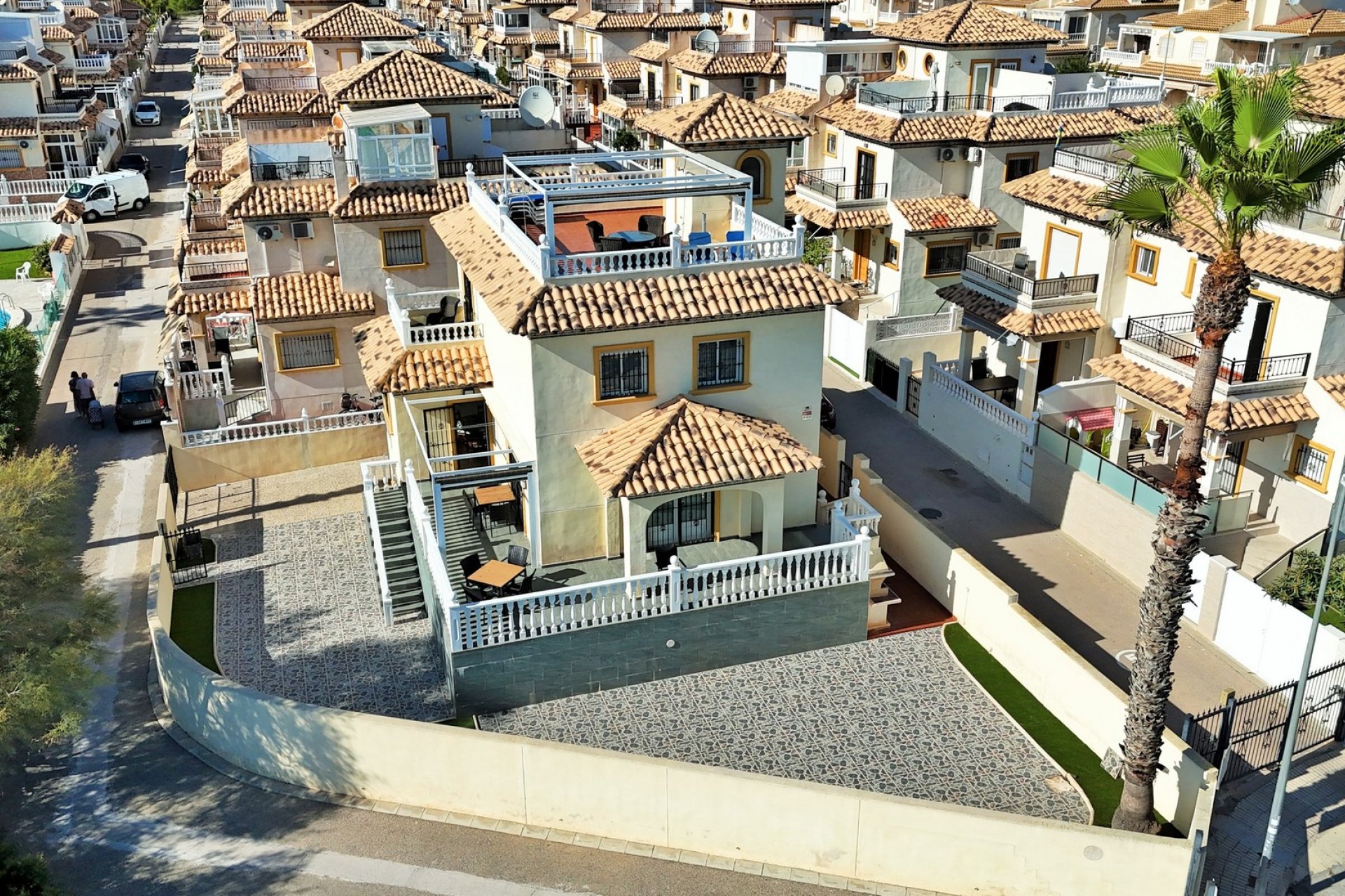 Reventa - Villa -
Playa Flamenca