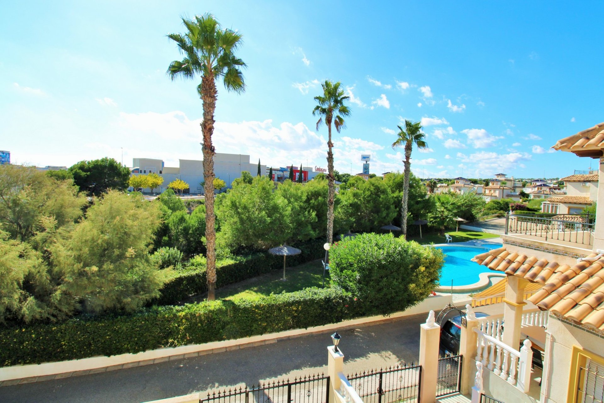 Reventa - Villa -
Playa Flamenca