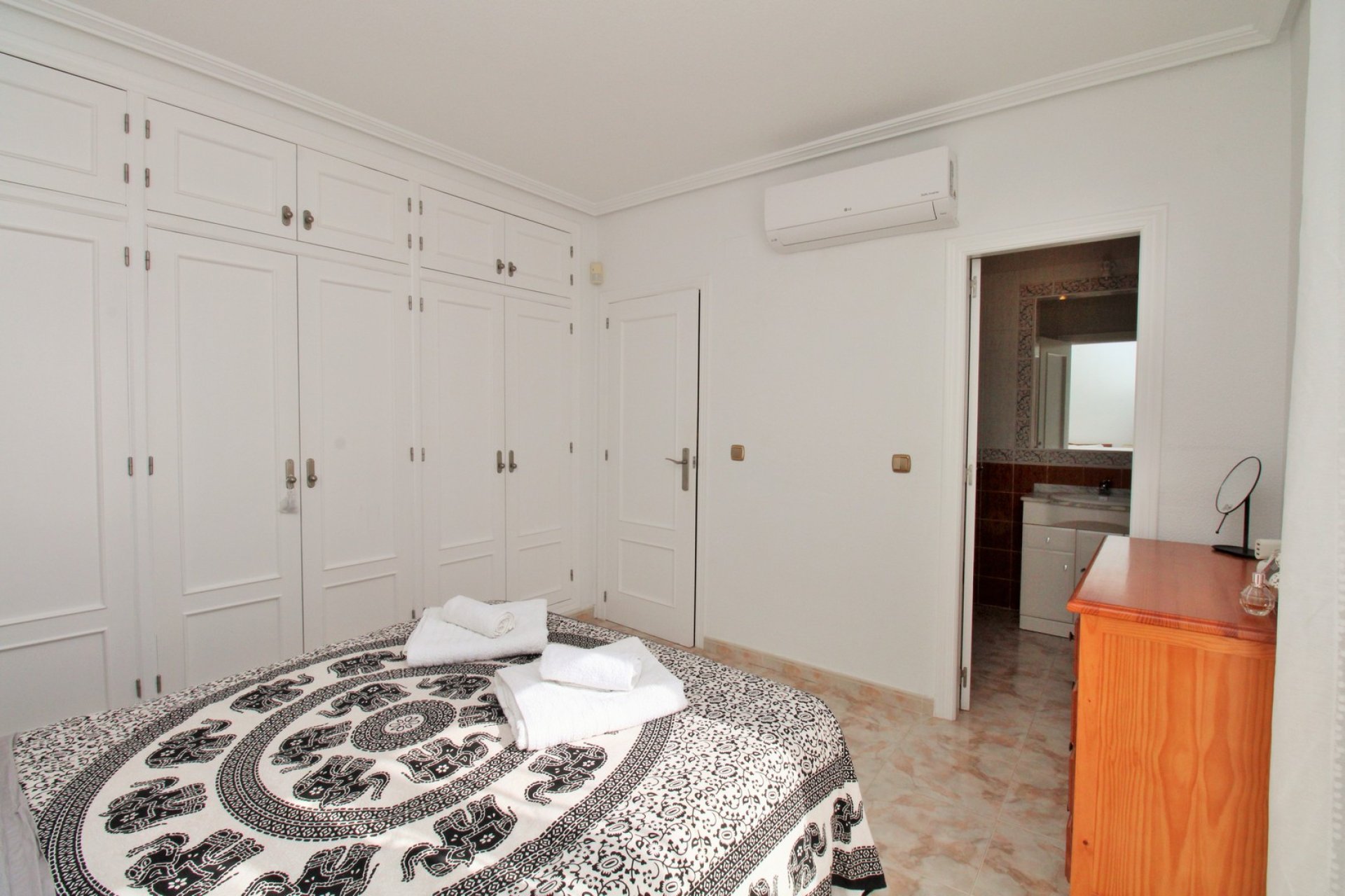 Reventa - Villa -
Playa Flamenca