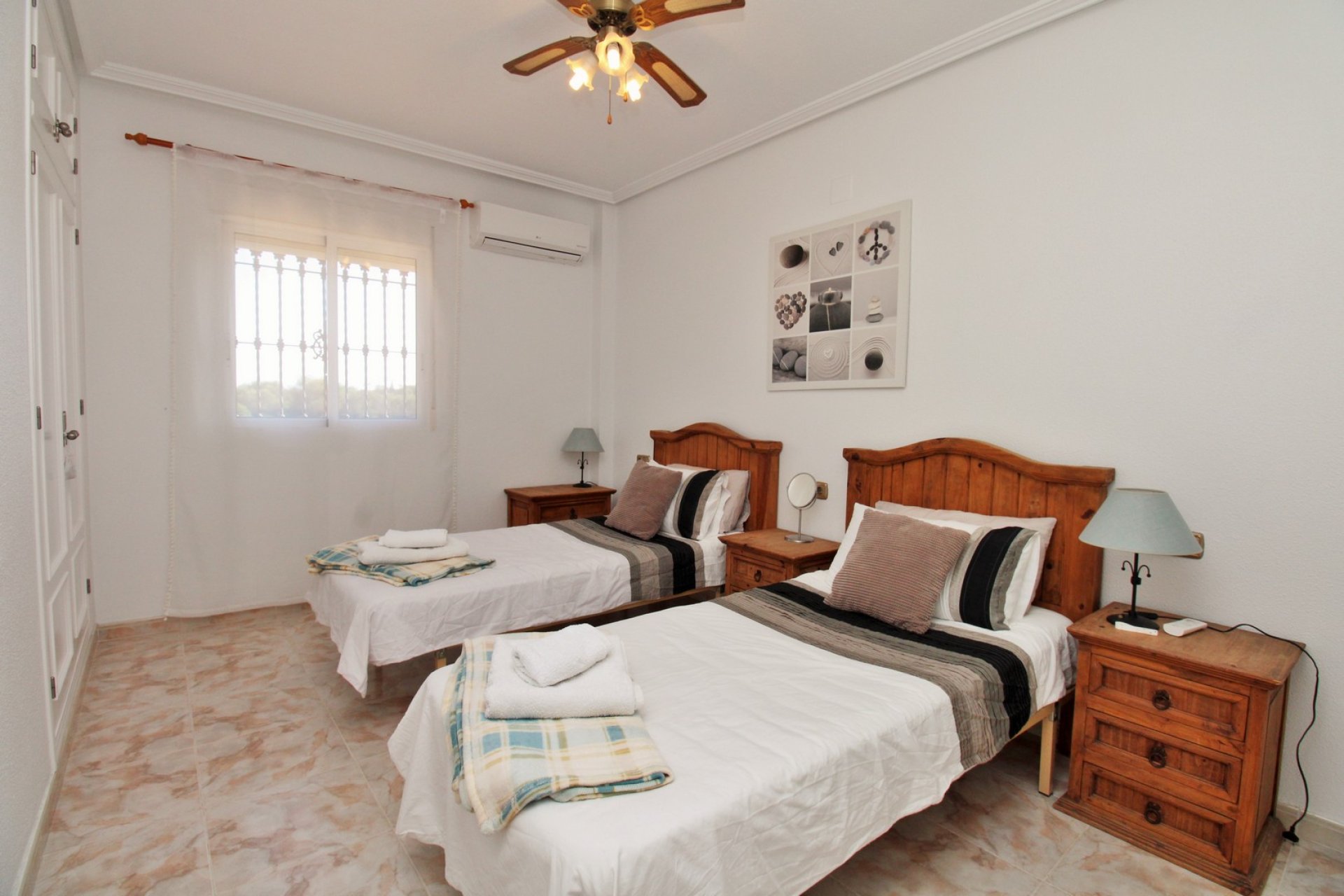 Reventa - Villa -
Playa Flamenca