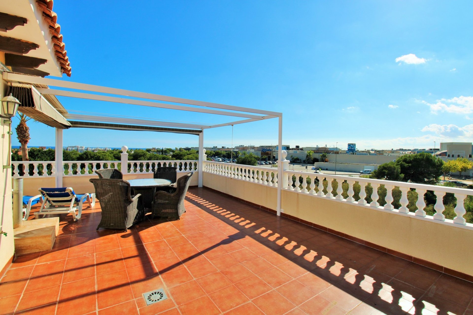 Reventa - Villa -
Playa Flamenca