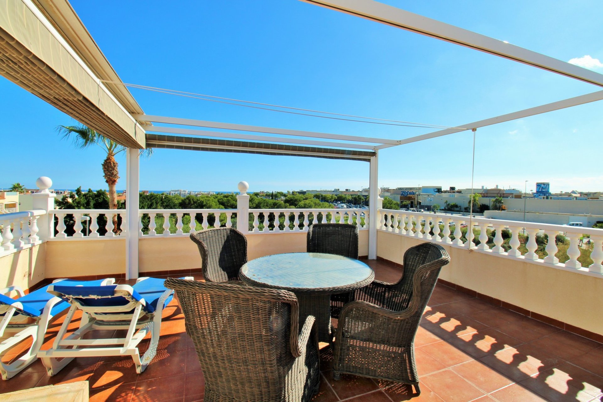 Reventa - Villa -
Playa Flamenca