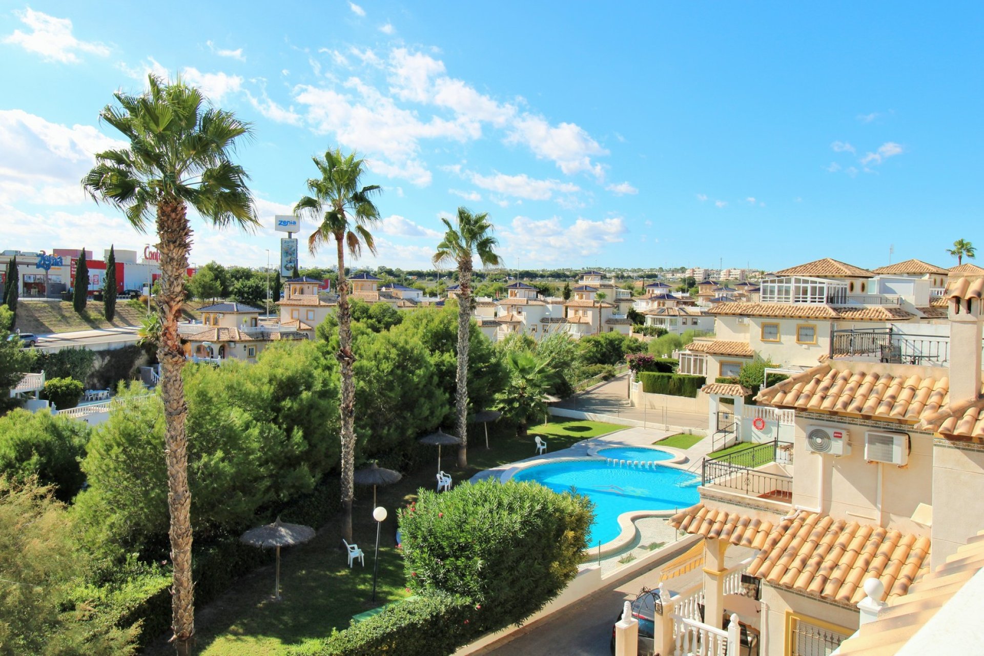 Reventa - Villa -
Playa Flamenca