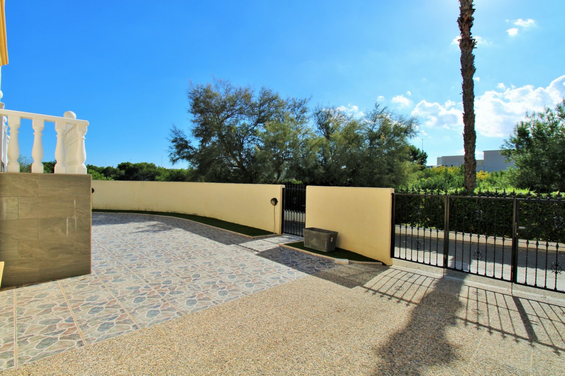 Reventa - Villa -
Playa Flamenca