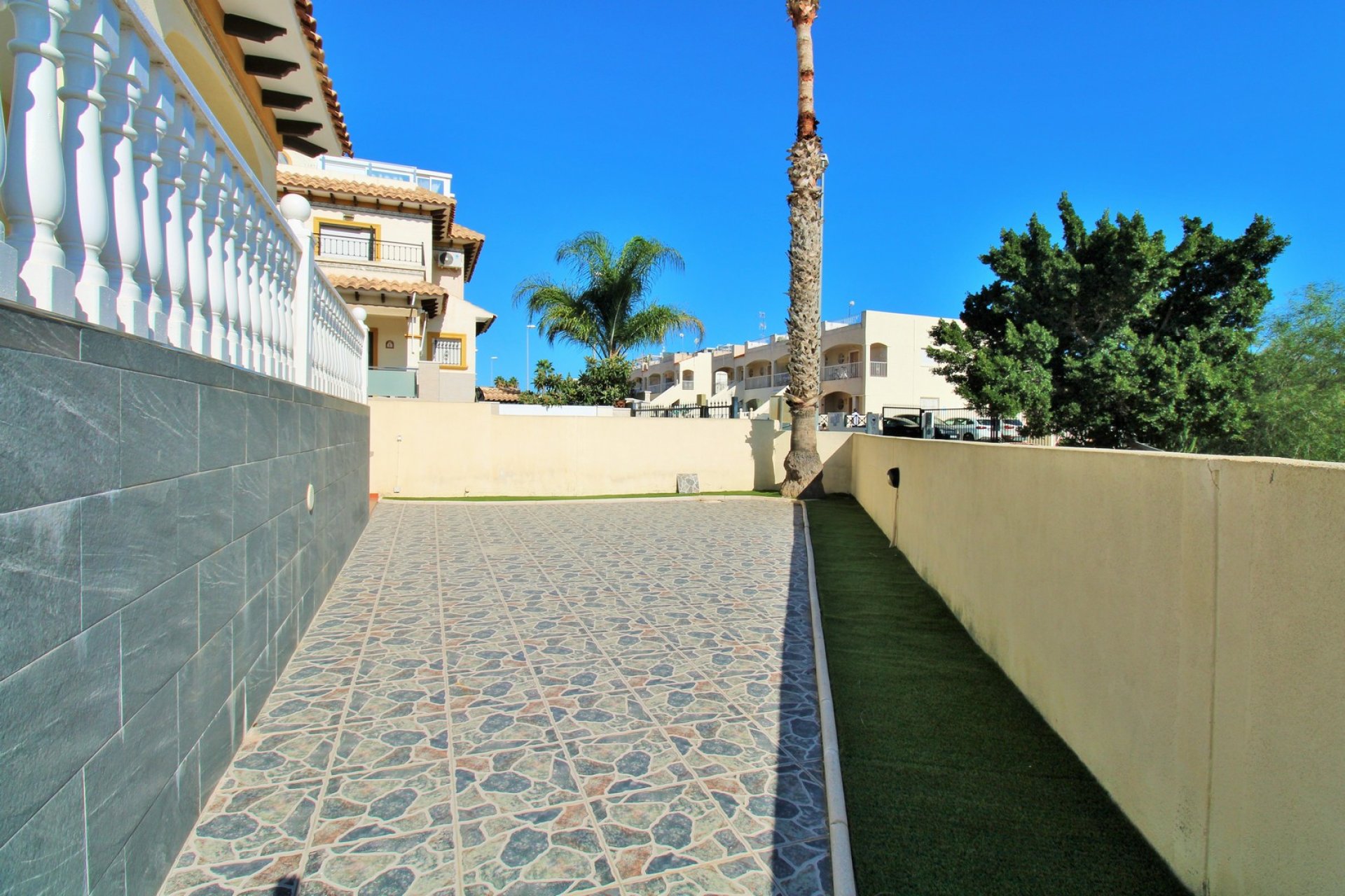 Reventa - Villa -
Playa Flamenca