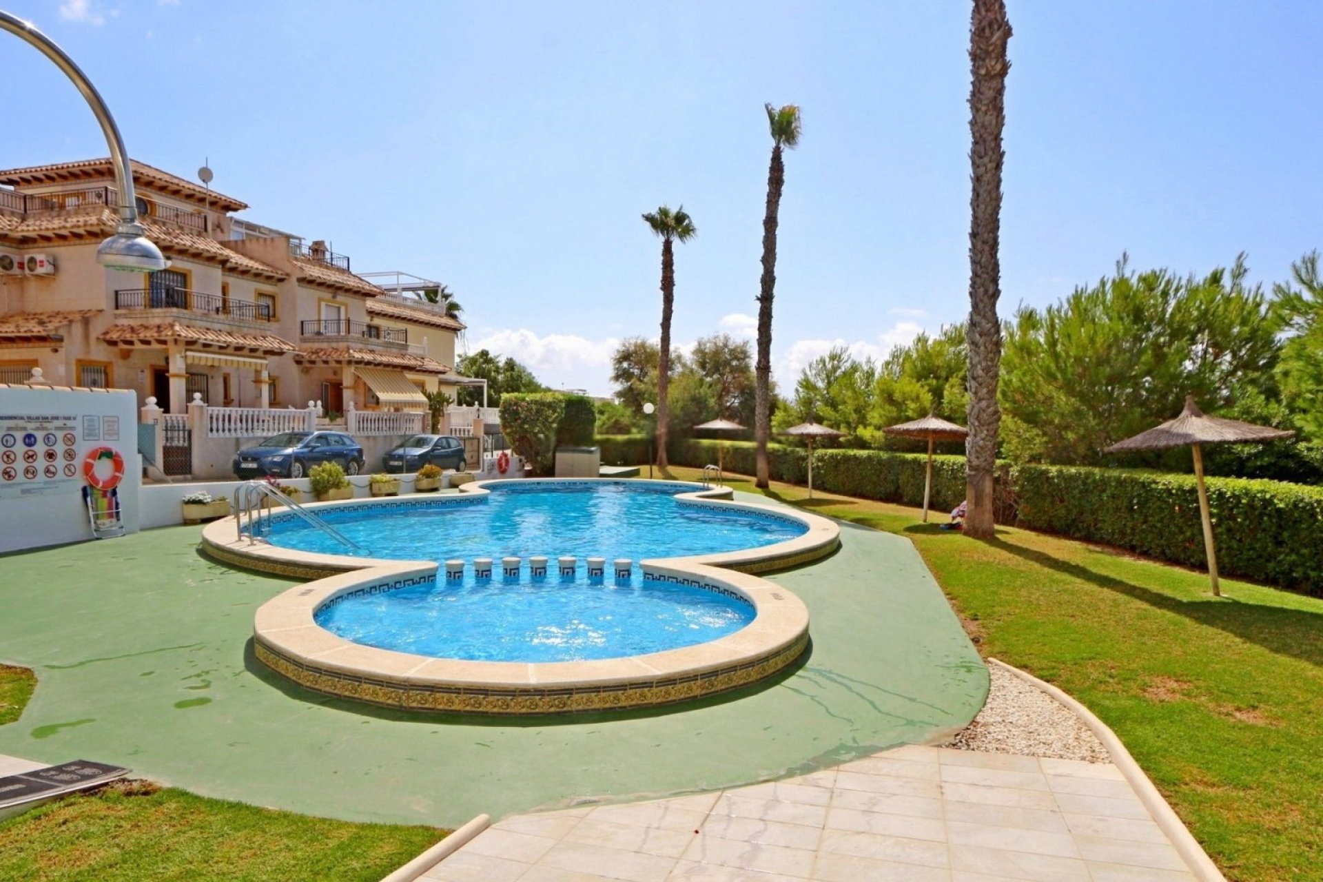 Reventa - Villa -
Playa Flamenca