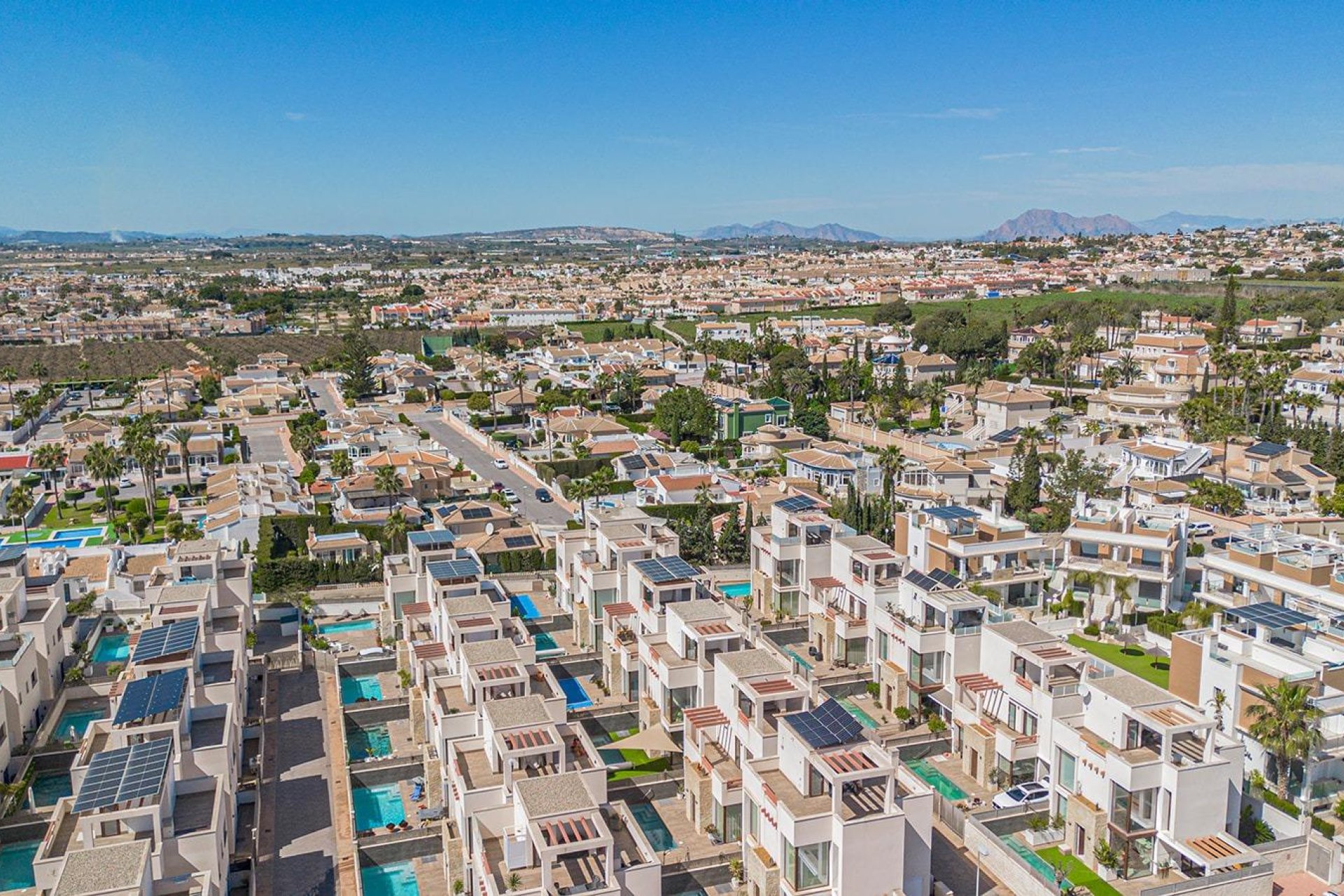 Reventa - Villa -
Rojales - Pueblo bravo