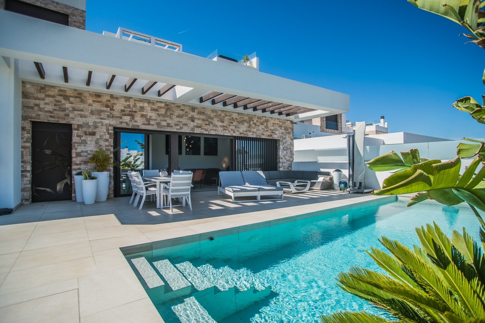 Reventa - Villa -
ROJALES
