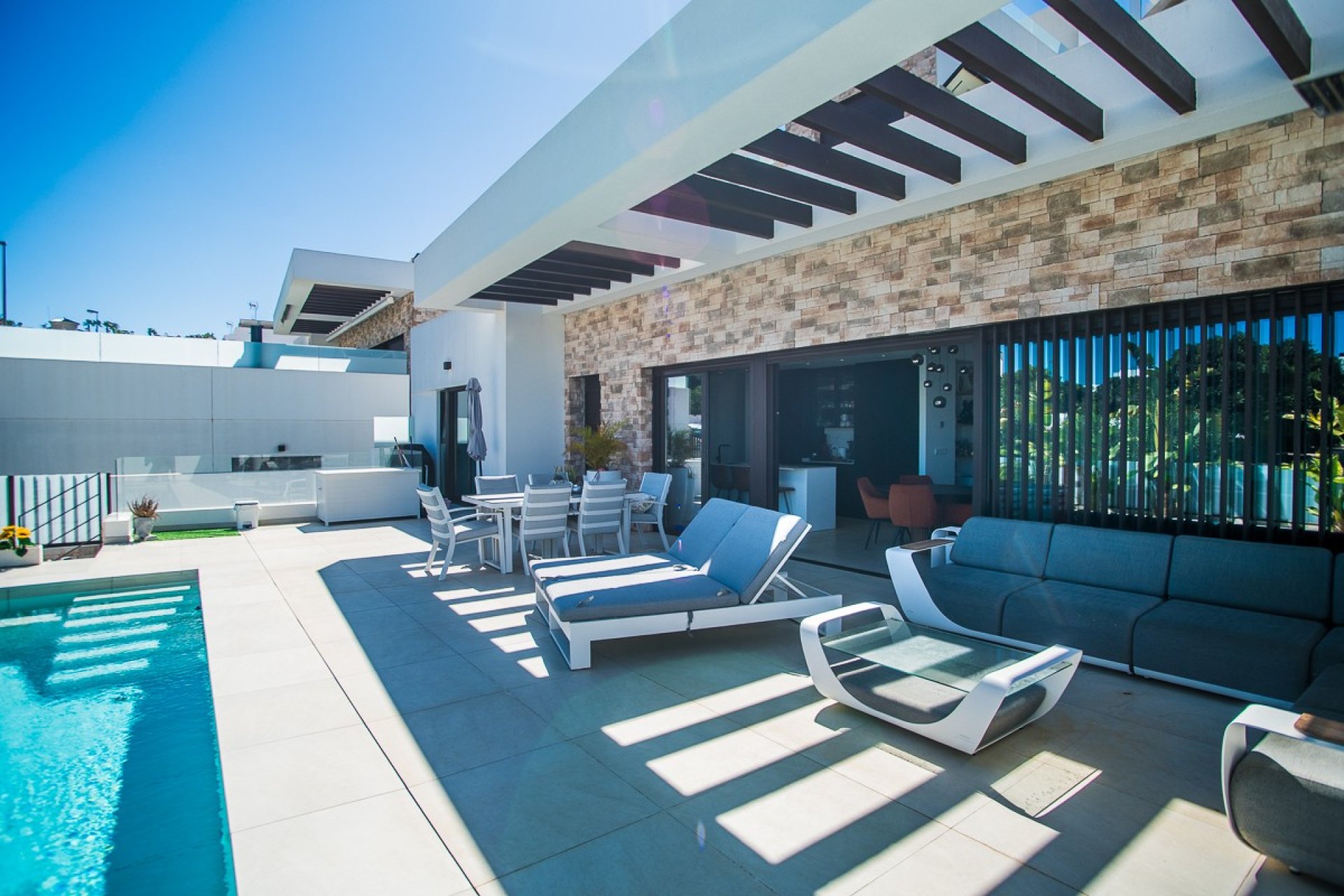 Reventa - Villa -
ROJALES