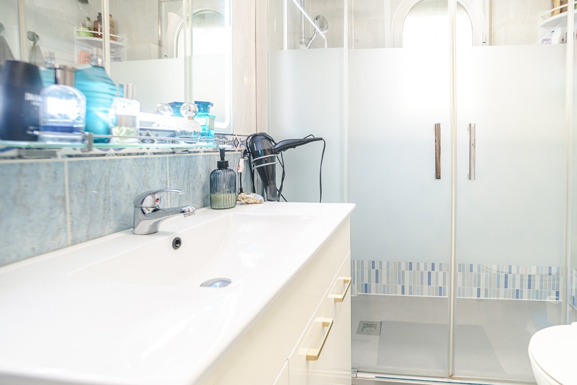 Reventa - Villa -
San Fulgencio - urb.la marina