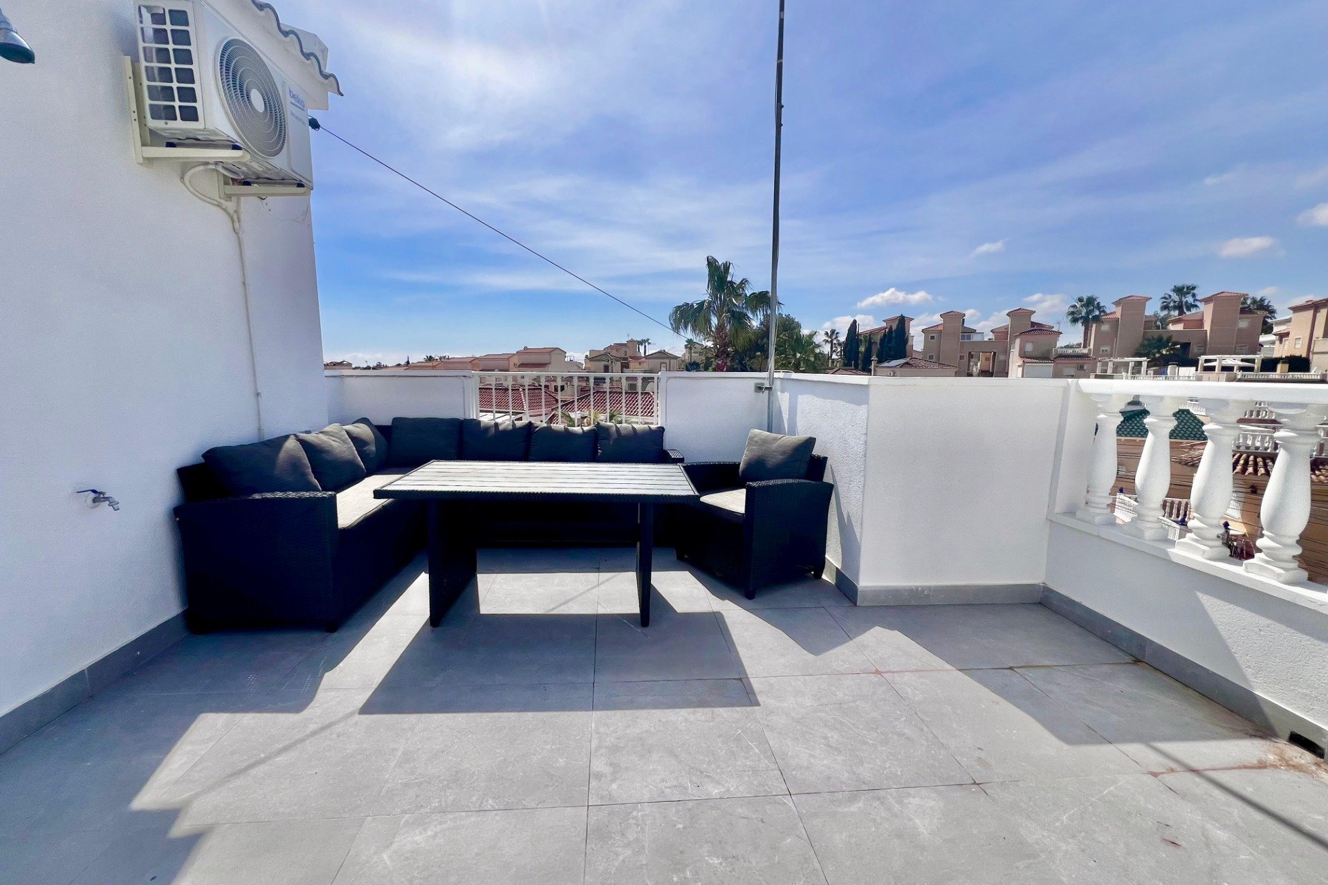 Reventa - Villa -
San Miguel - Las filipinas