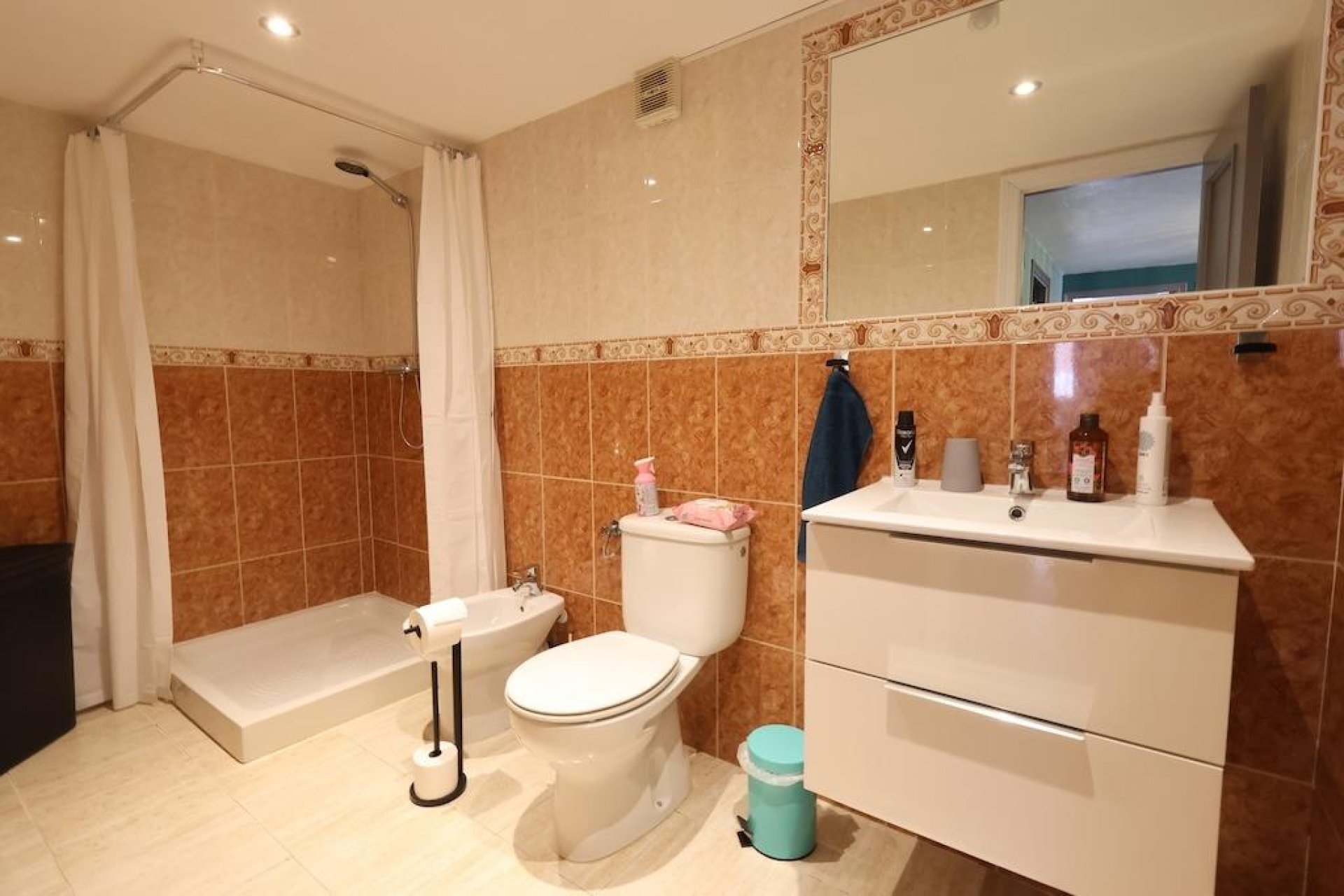 Reventa - Villa -
San Miguel - Las filipinas