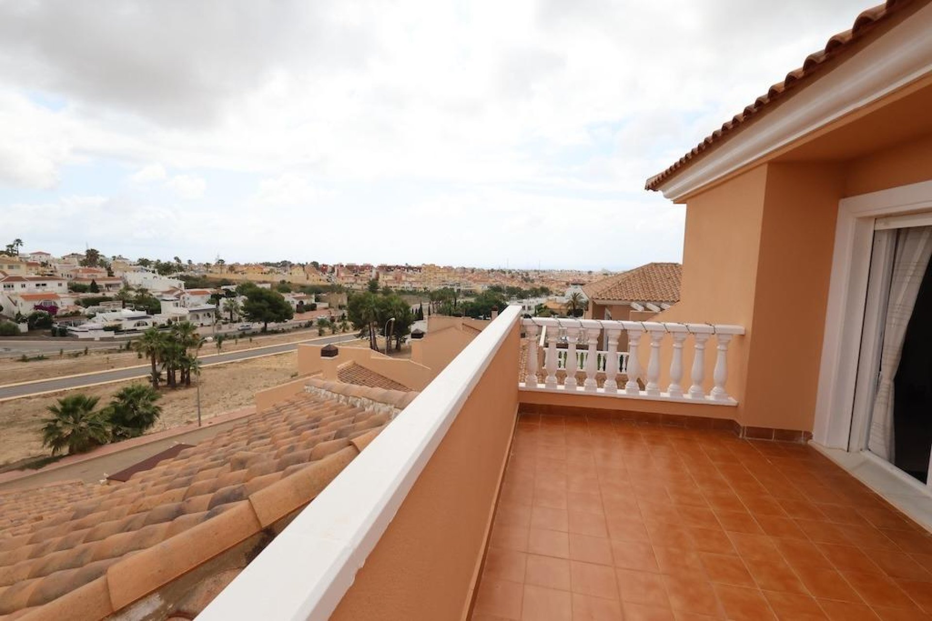 Reventa - Villa -
San Miguel - Las filipinas