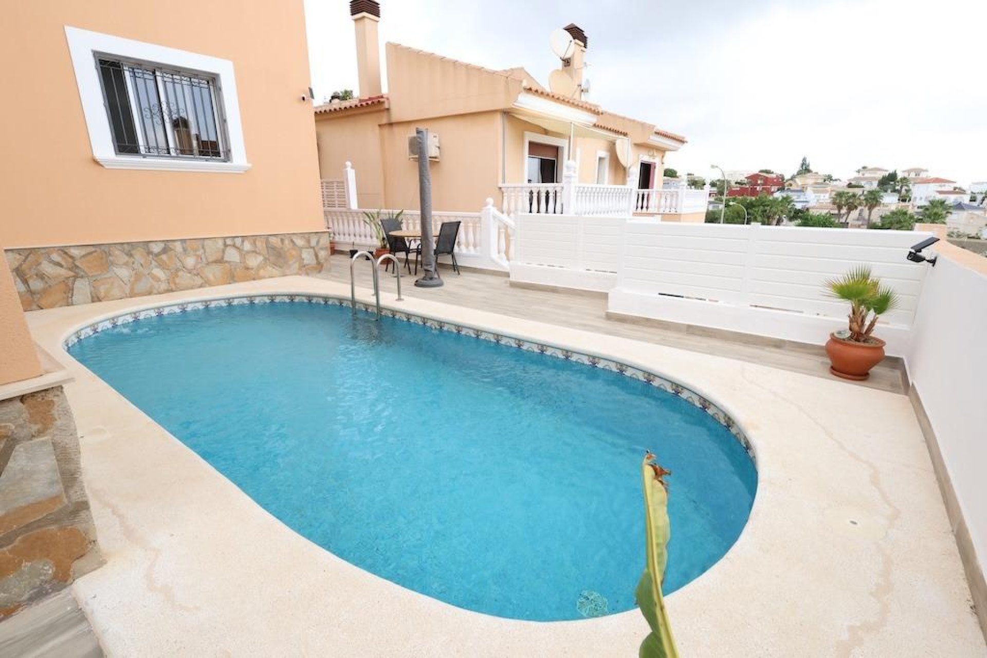 Reventa - Villa -
San Miguel - Las filipinas