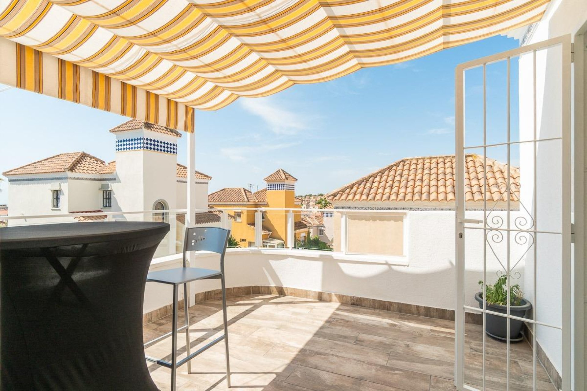 Reventa - Villa -
San Miguel - Las filipinas