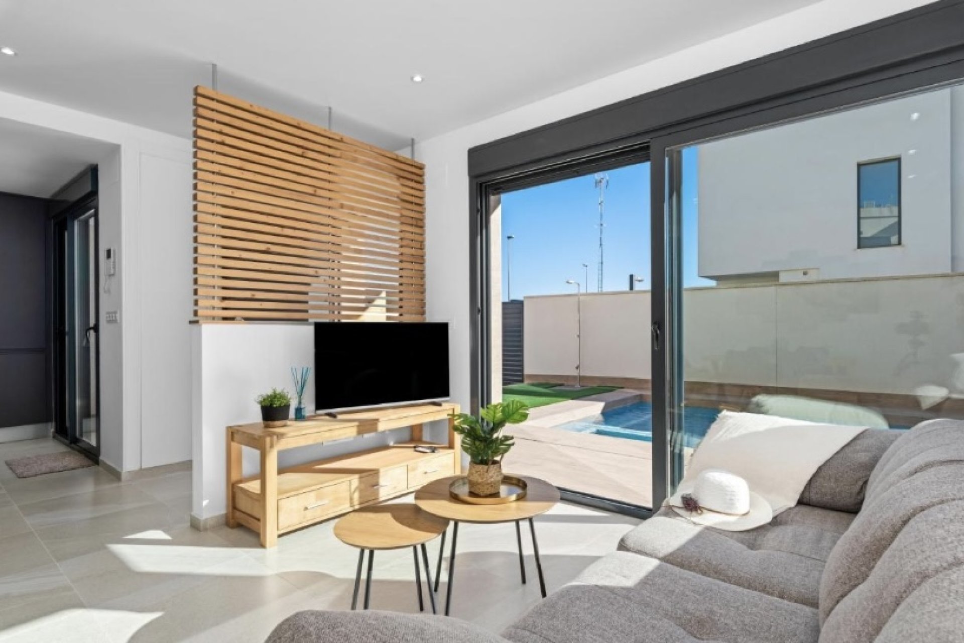 Reventa - Villa -
San Miguel - San Miguel de Salinas