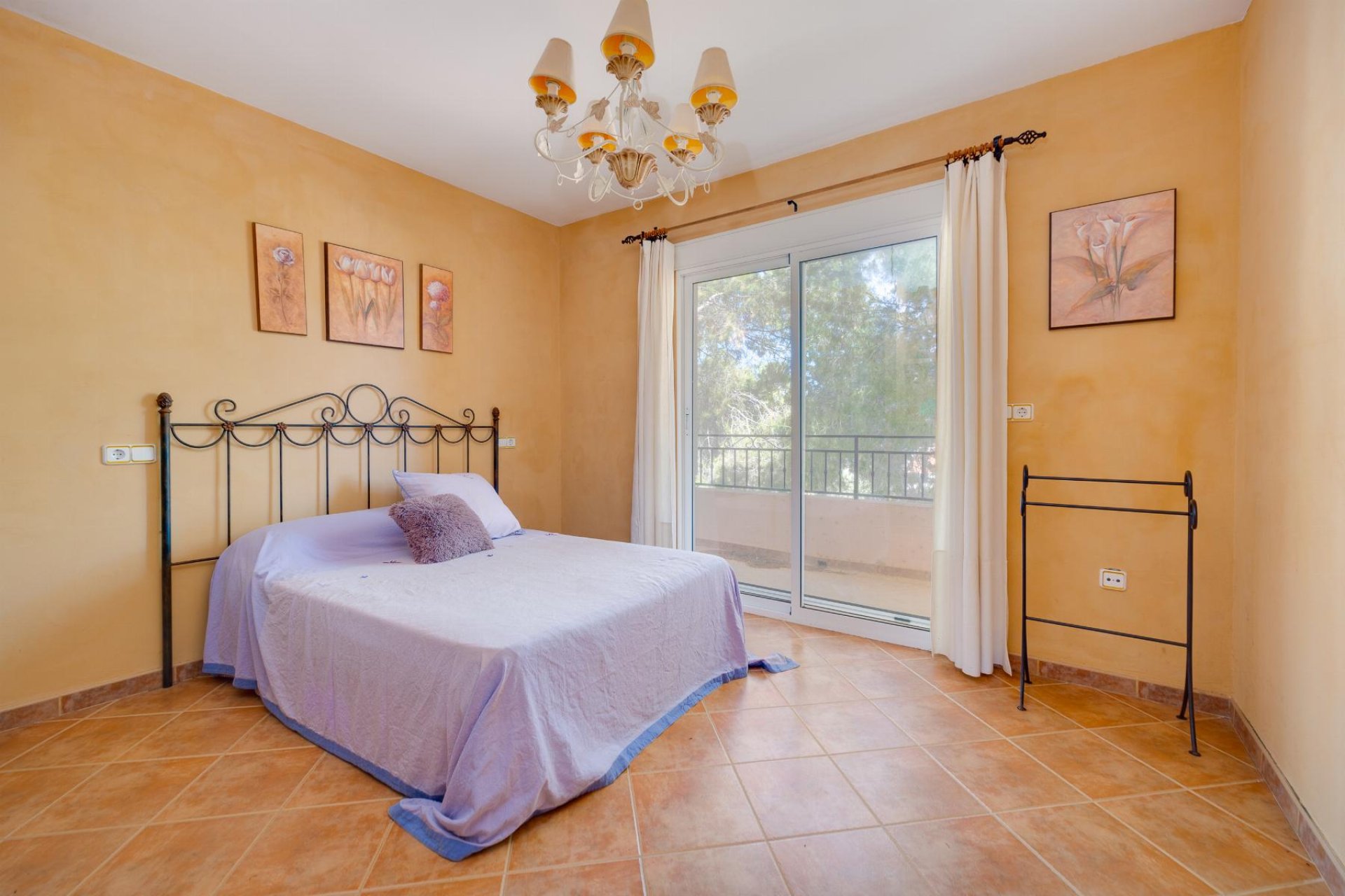 Reventa - Villa -
San Miguel - San Miguel de Salinas
