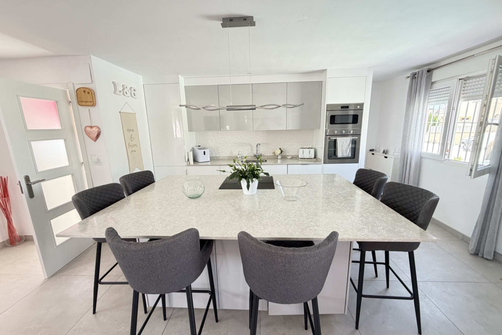 Reventa - Villa -
San Miguel - San Miguel de Salinas