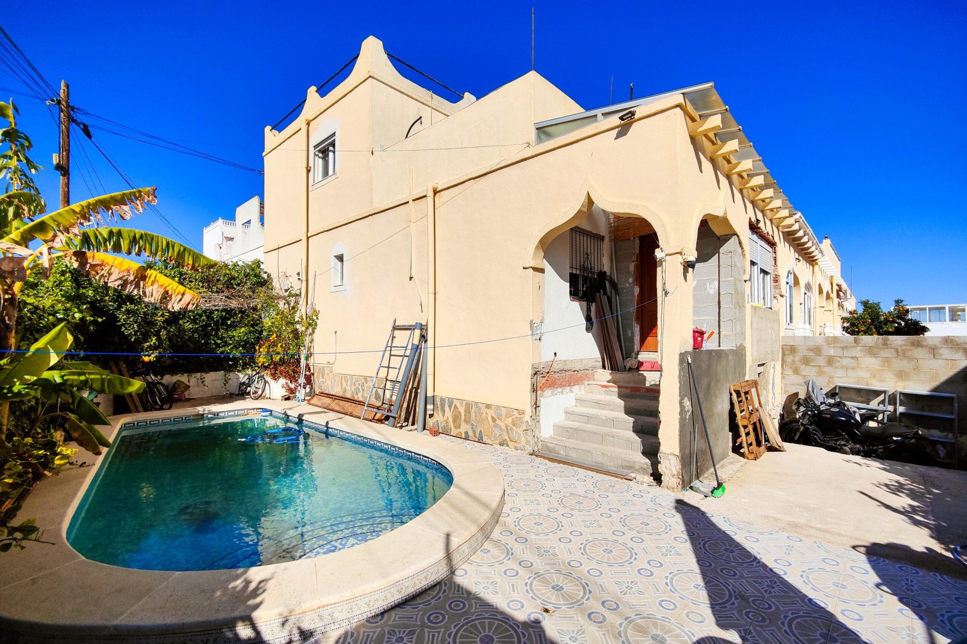 Reventa - Villa -
San Miguel - San Miguel de Salinas
