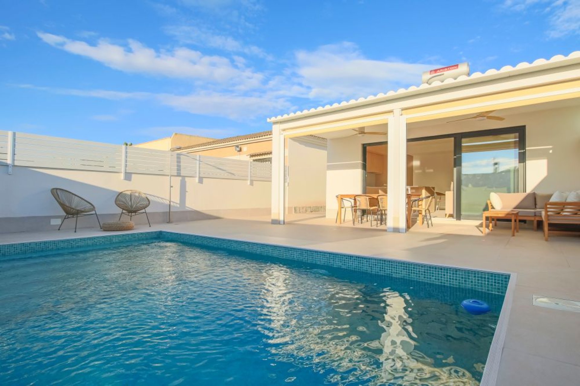 Reventa - Villa -
Torrevieja - La Siesta - El Salado - Torreta