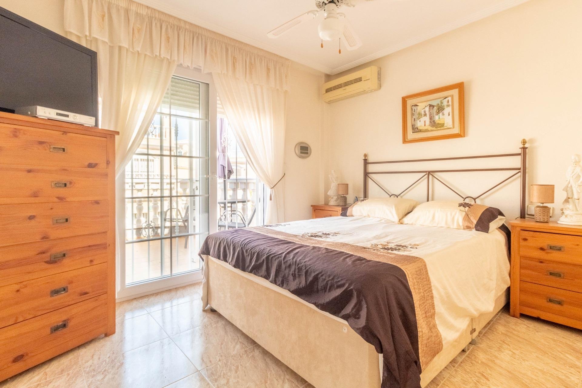 Reventa - Villa -
Torrevieja - Los altos