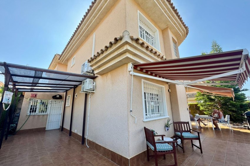 Reventa - Villa -
Torrevieja - Los Altos