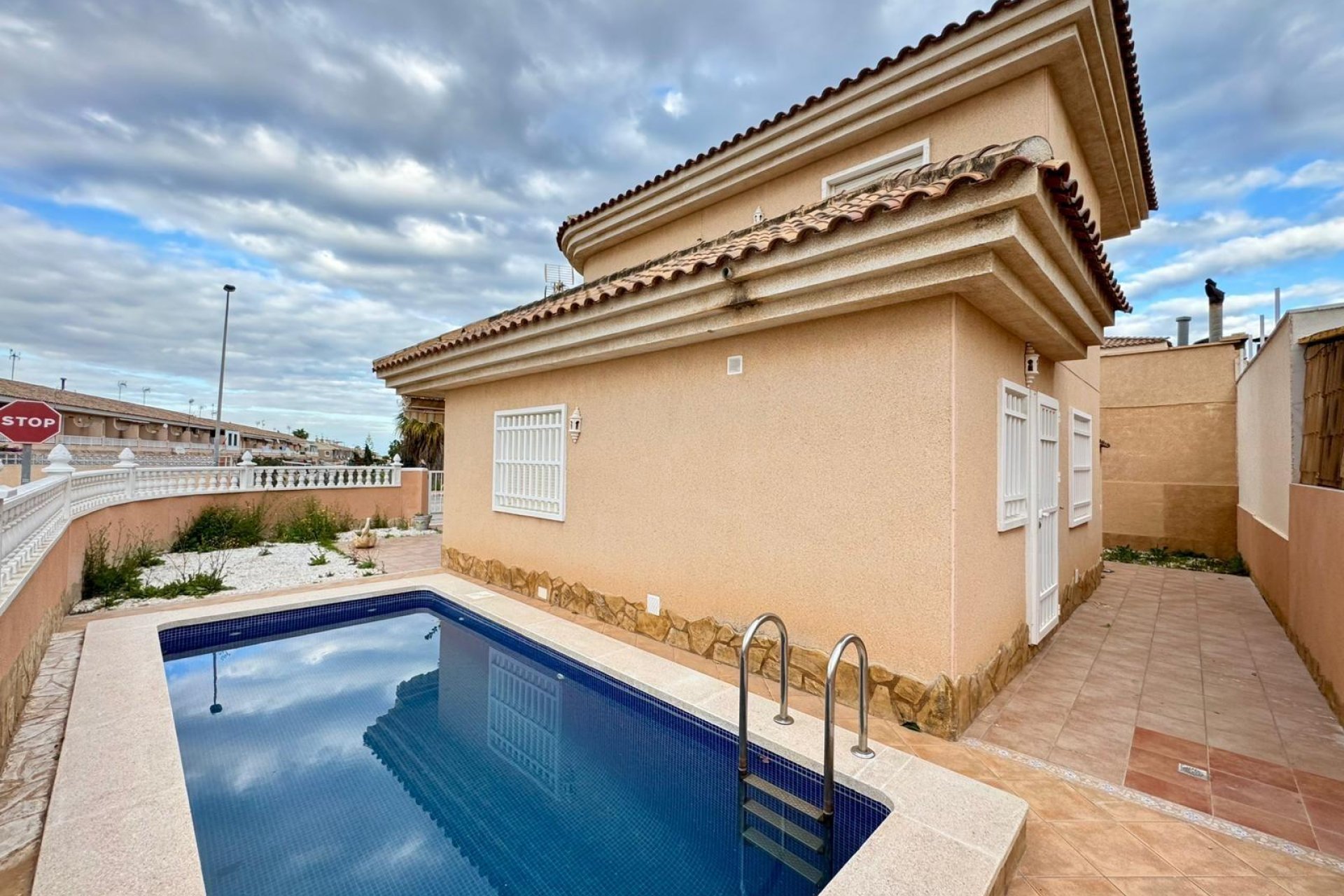 Reventa - Villa -
Torrevieja - Los Balcones