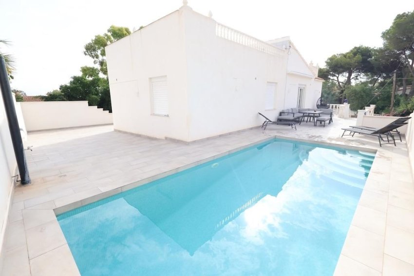 Reventa - Villa -
Torrevieja - Los Balcones