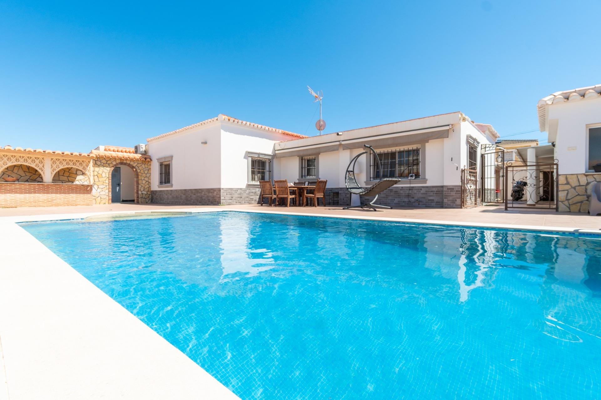 Reventa - Villa -
Torrevieja - Torreta florida