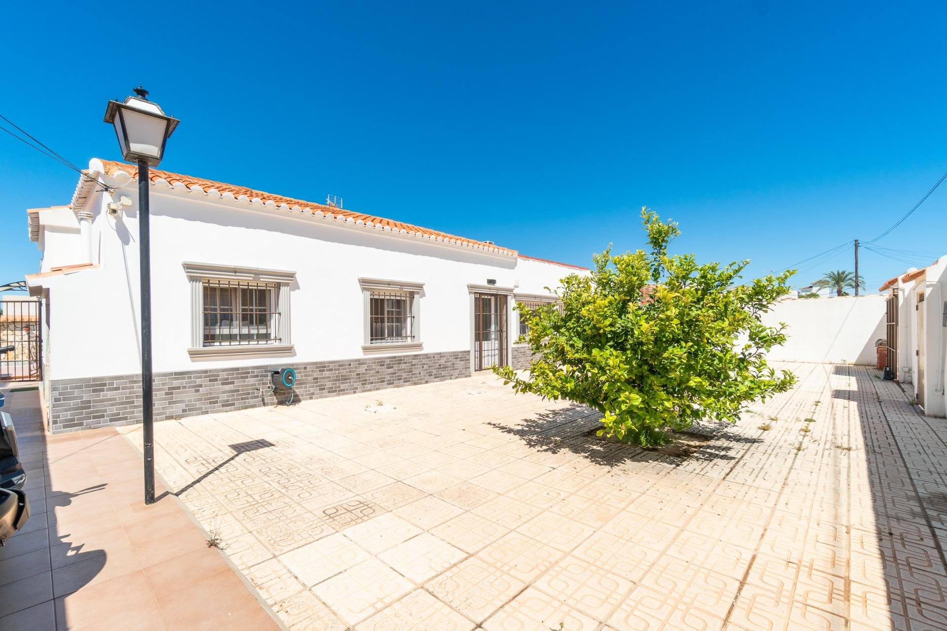 Reventa - Villa -
Torrevieja - Torreta florida