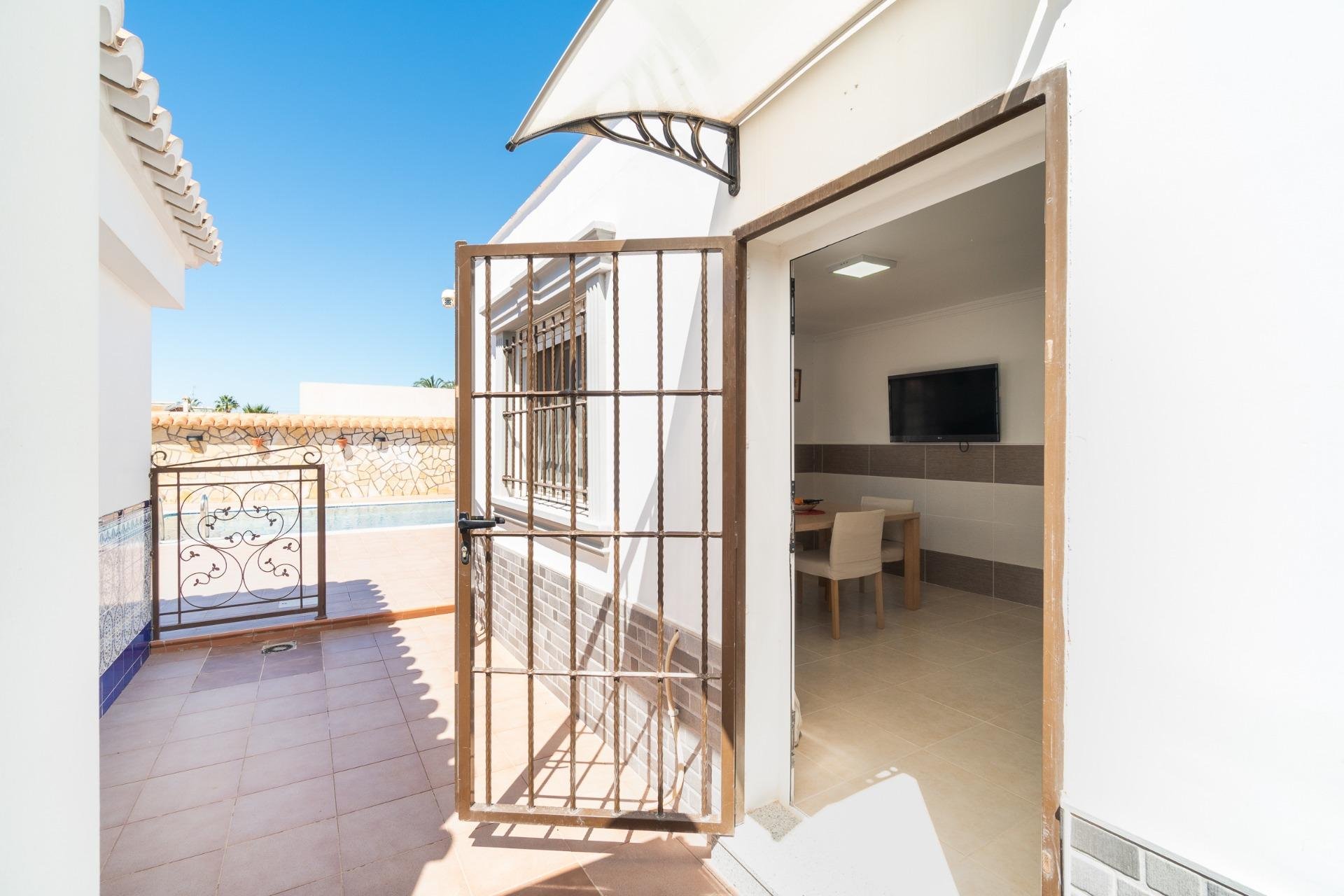 Reventa - Villa -
Torrevieja - Torreta florida