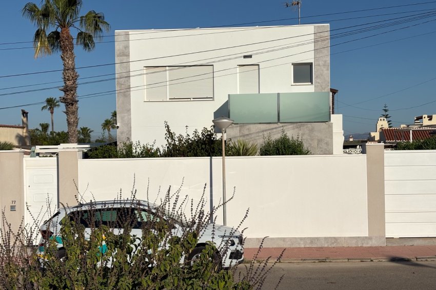 Reventa - Villa -
Torrevieja - Torreta - Florida
