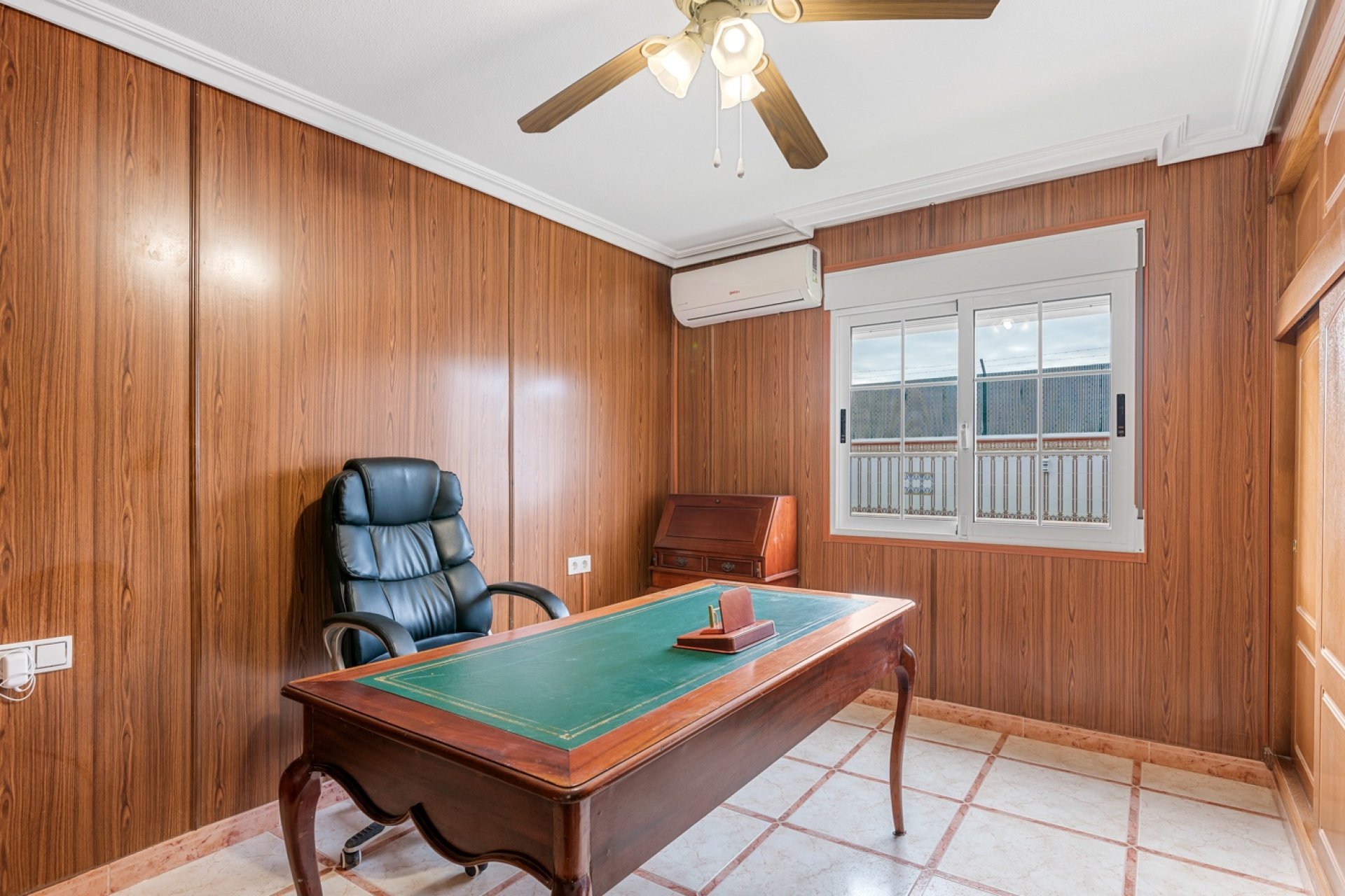 Reventa - Villa -
Torrevieja