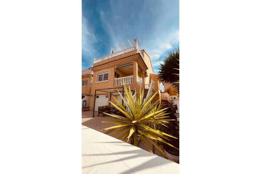 Reventa - Villa -
Villamartin - Costa Blanca