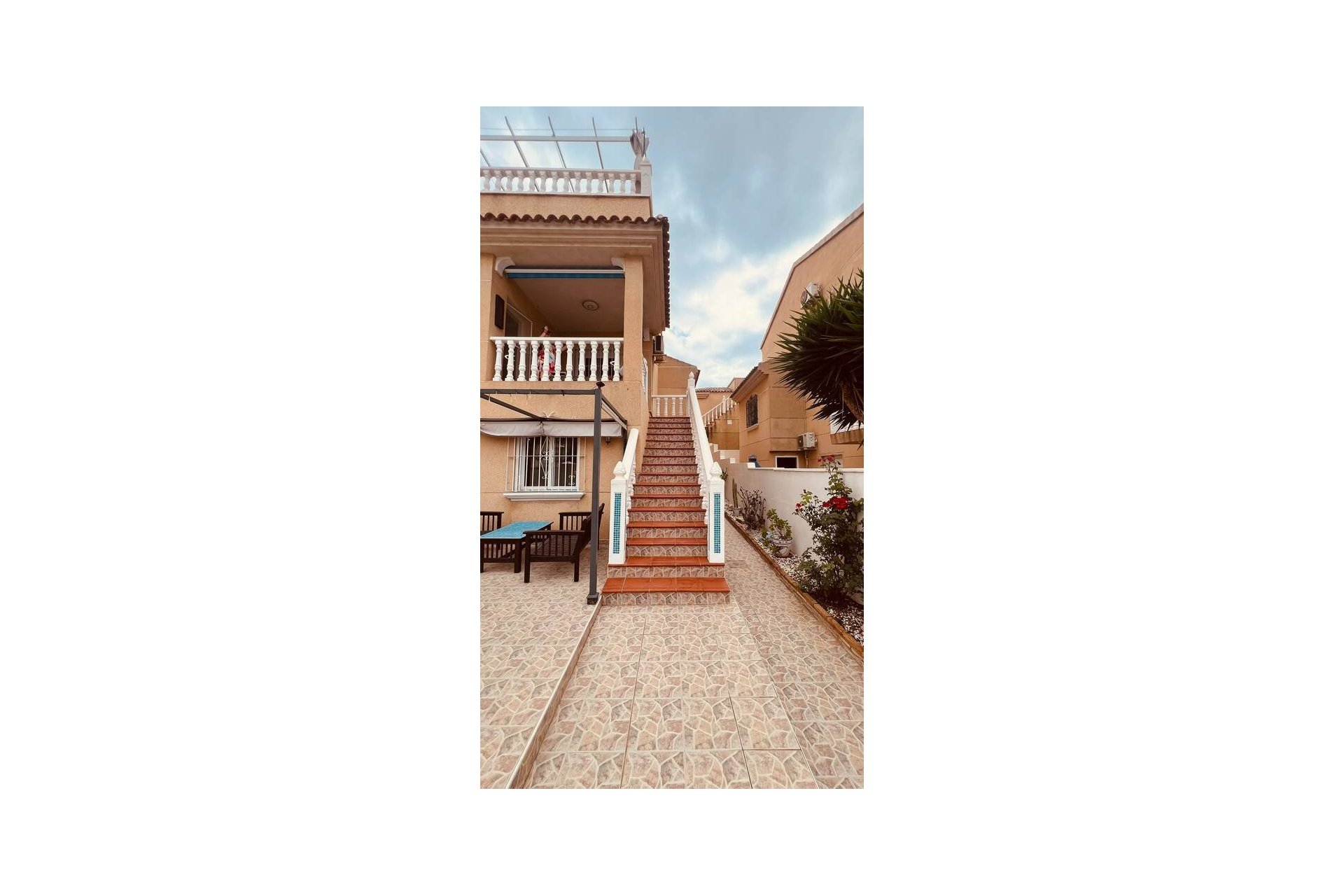 Reventa - Villa -
Villamartin - Costa Blanca