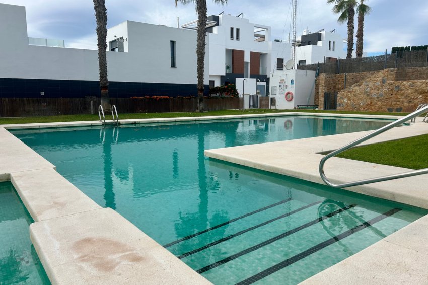 Reventa - Villa -
Villamartin, Orihuela Costa - Villamartín