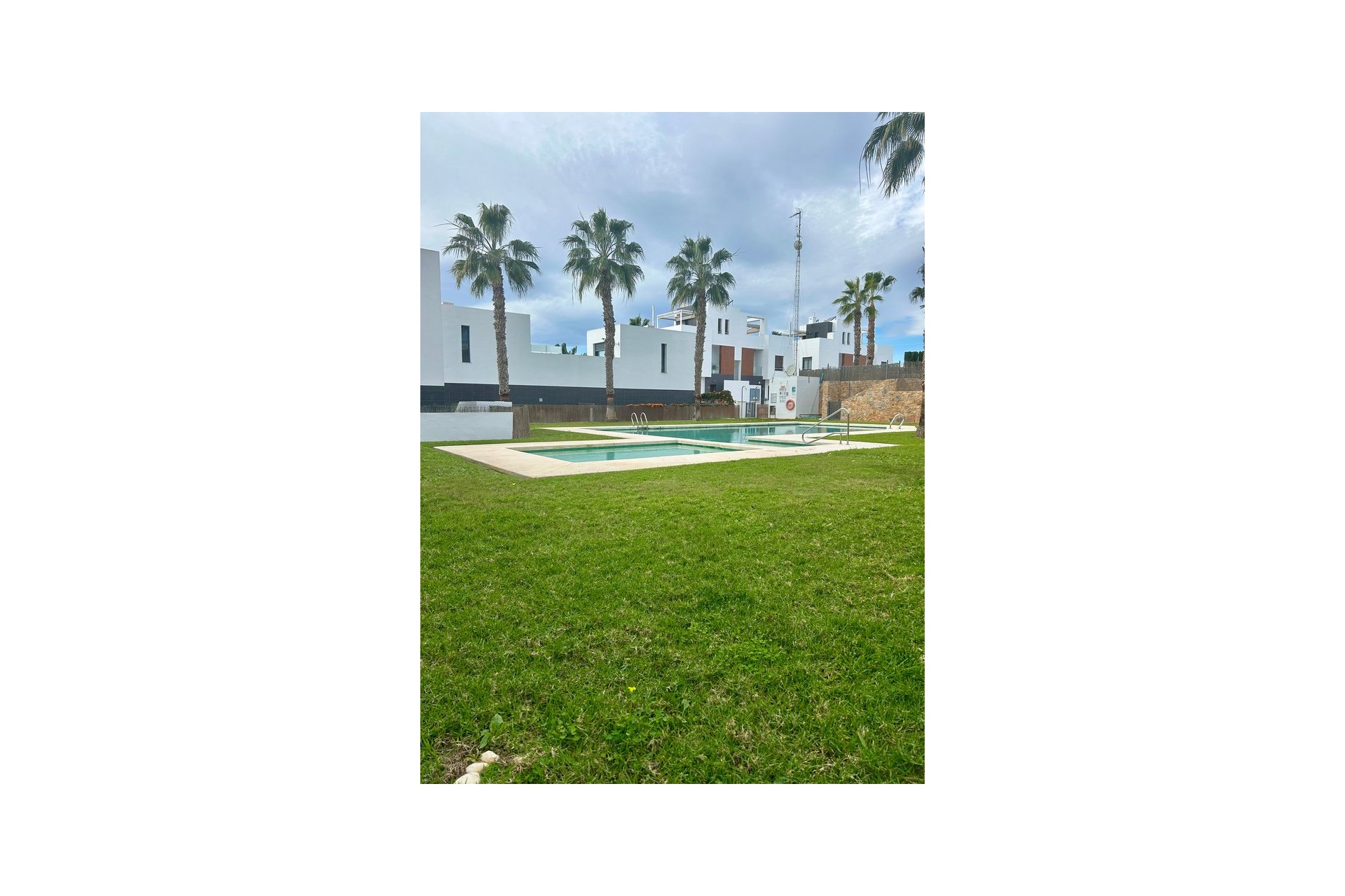 Reventa - Villa -
Villamartin, Orihuela Costa - Villamartín
