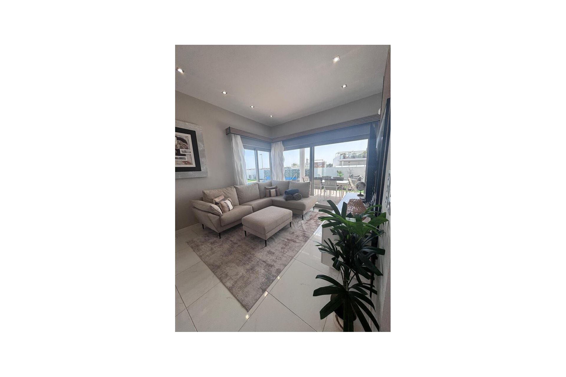 Reventa - Villa -
Villamartin - PAU 8