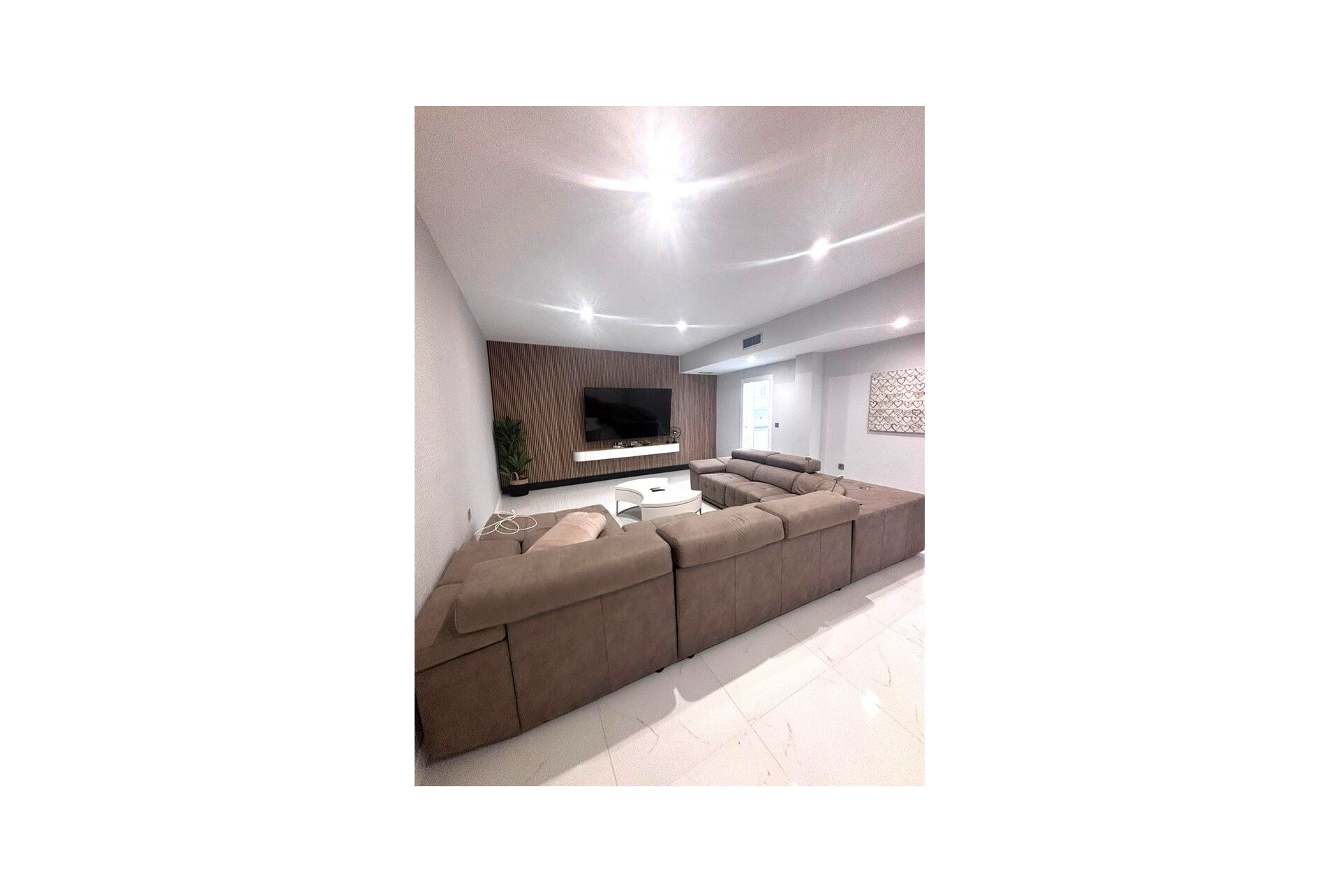 Reventa - Villa -
Villamartin - PAU 8