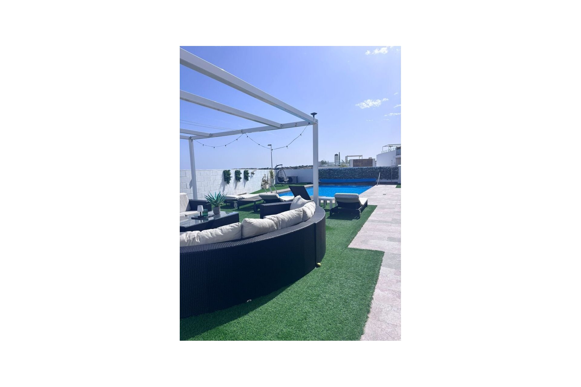 Reventa - Villa -
Villamartin - PAU 8