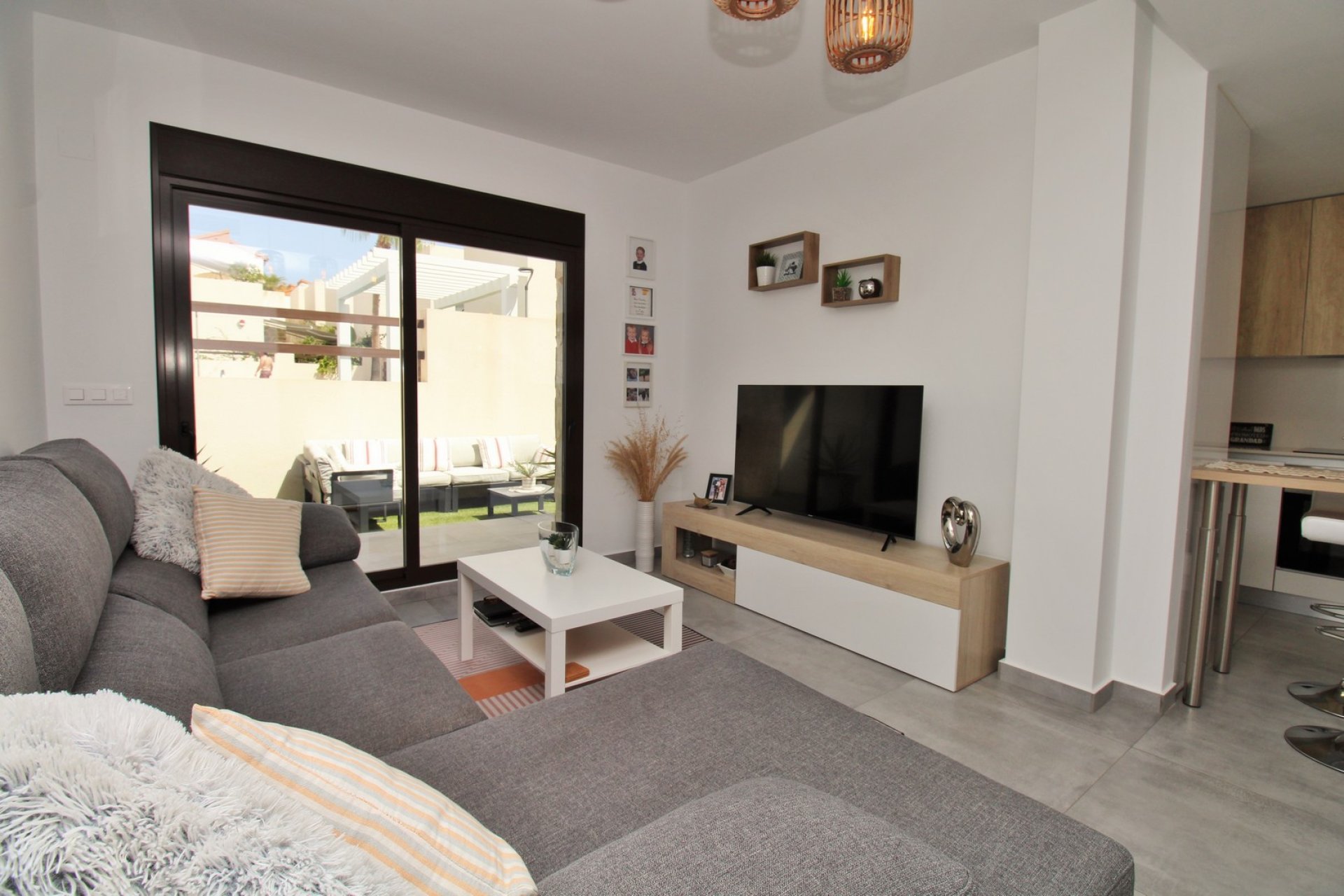 Reventa - Villa -
Villamartin - PAU 8