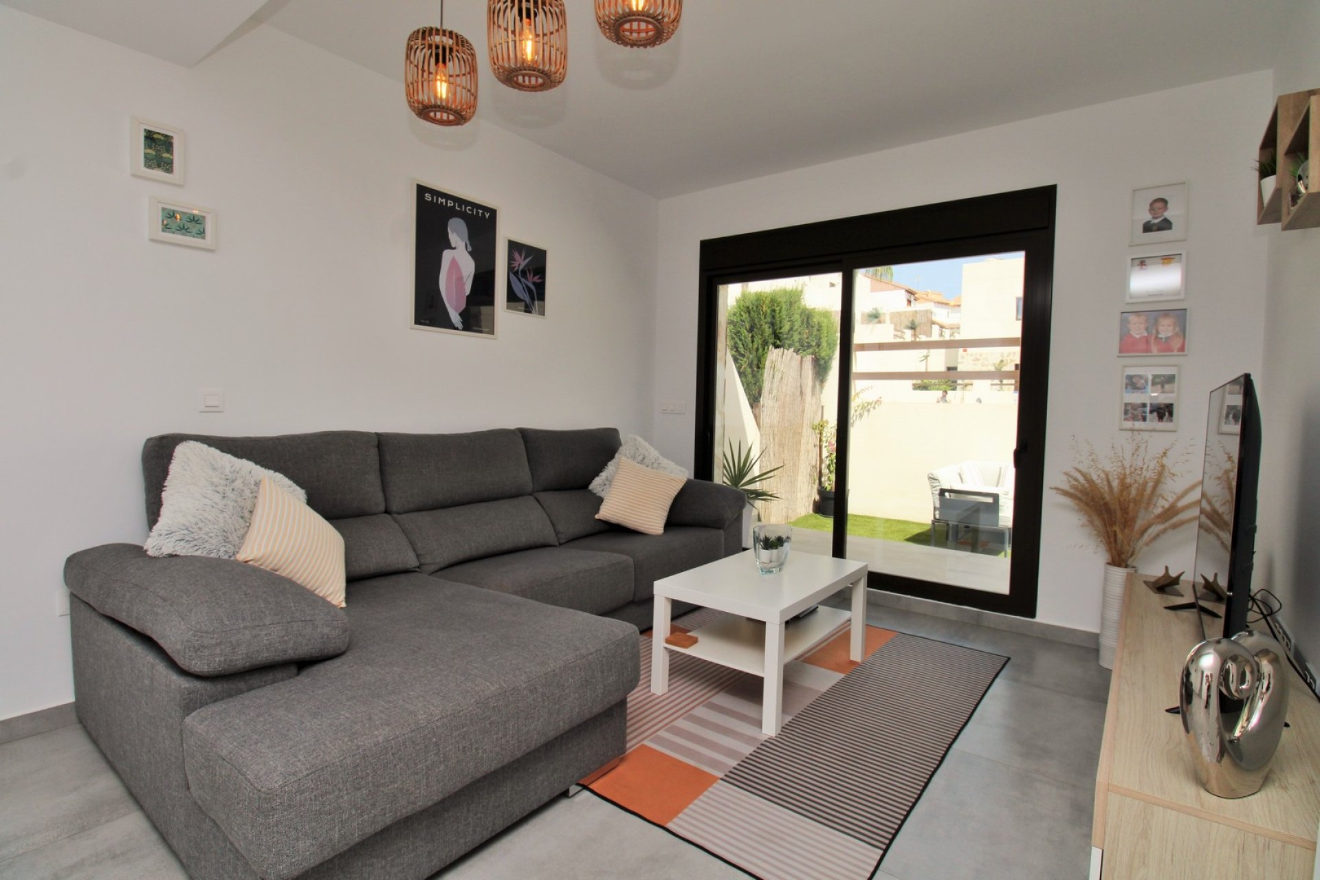 Reventa - Villa -
Villamartin - PAU 8