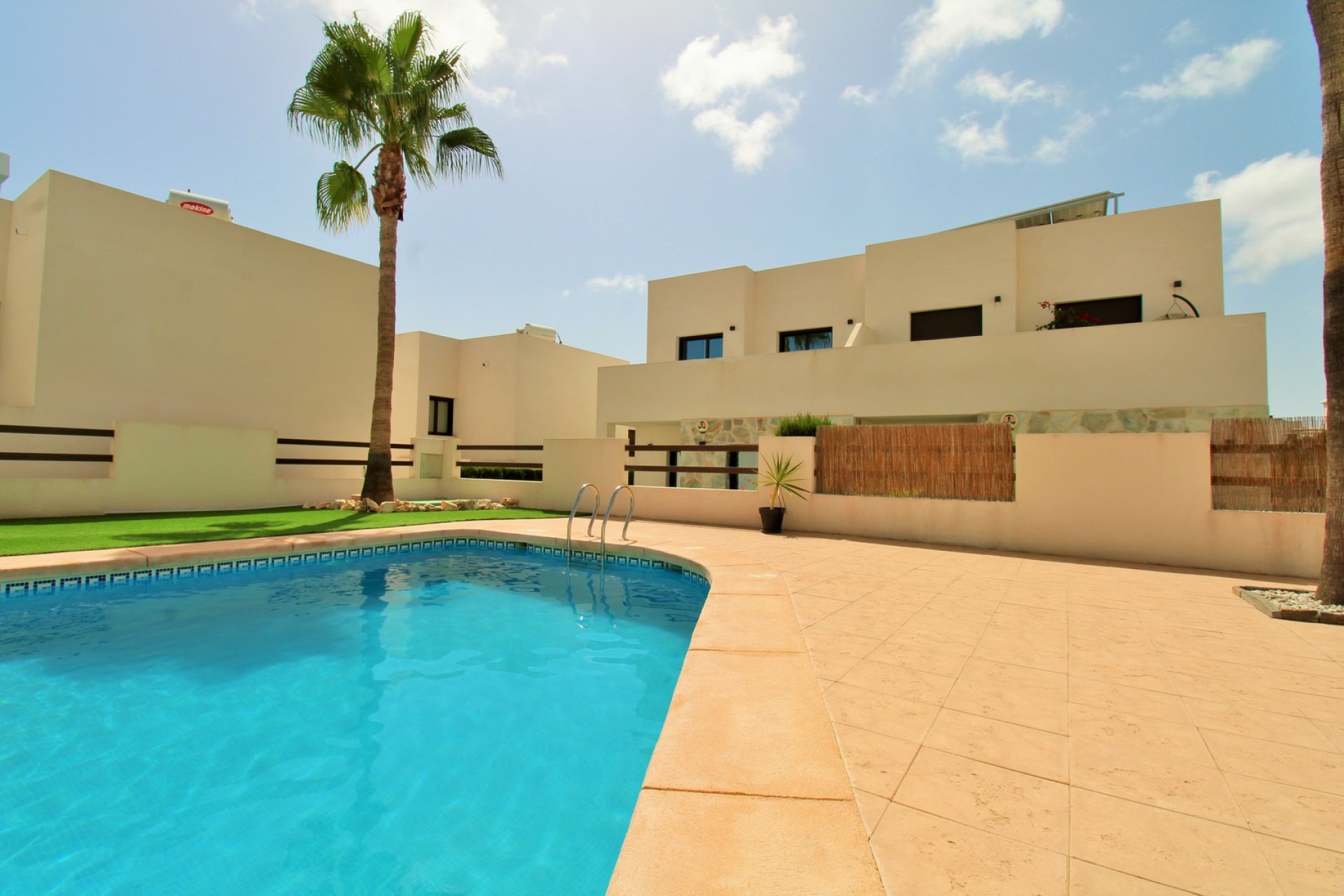 Reventa - Villa -
Villamartin - PAU 8