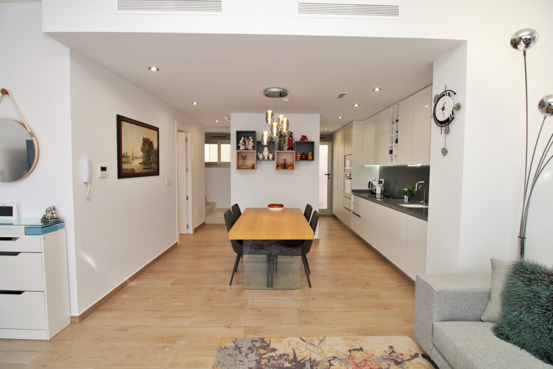 Reventa - Villa -
Villamartin - Villamartín